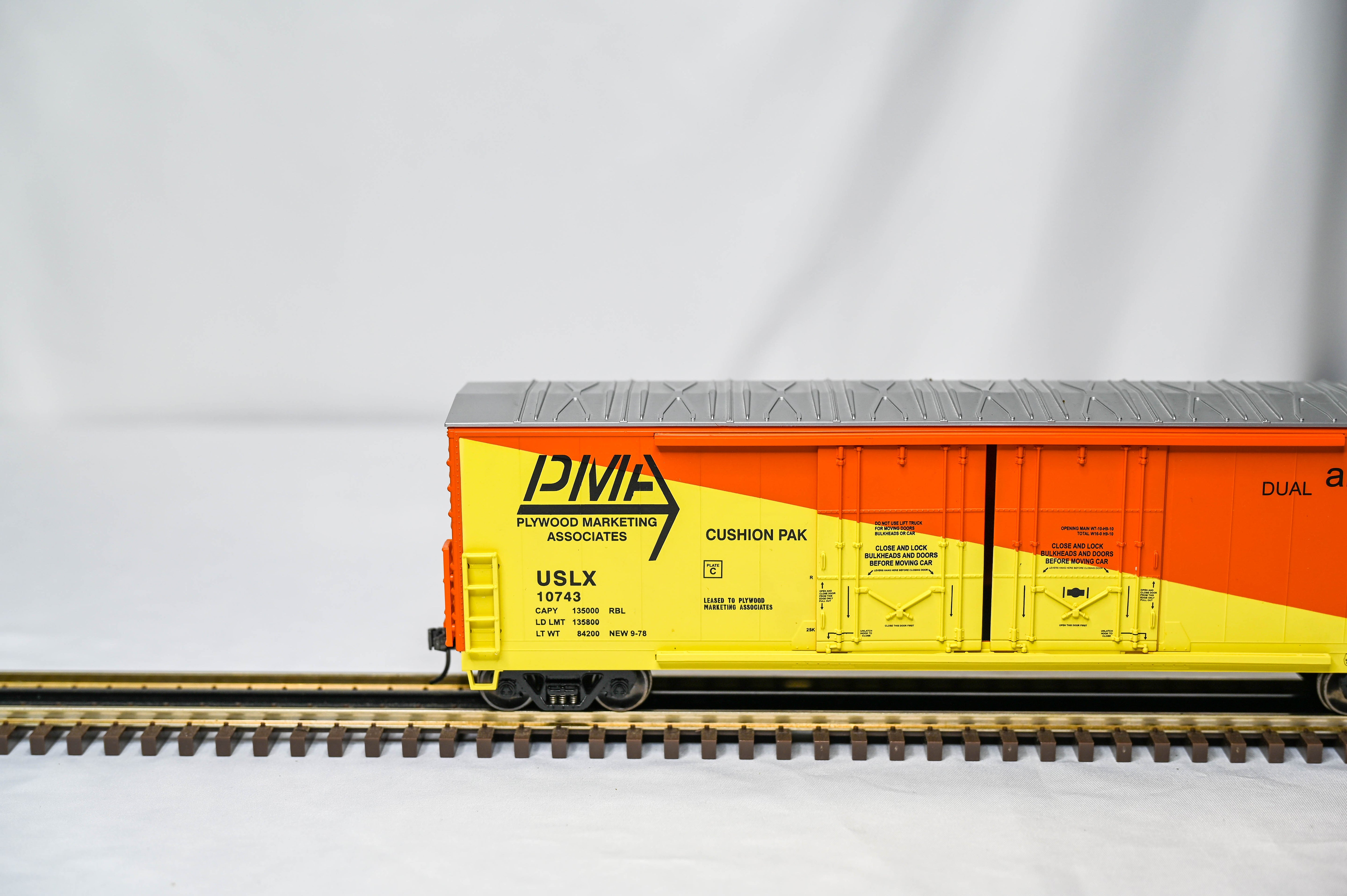 MTH Premier Plywood Marketing Association 50' Double Door Plugged Boxcar #10743 | O Scale | 20-93109