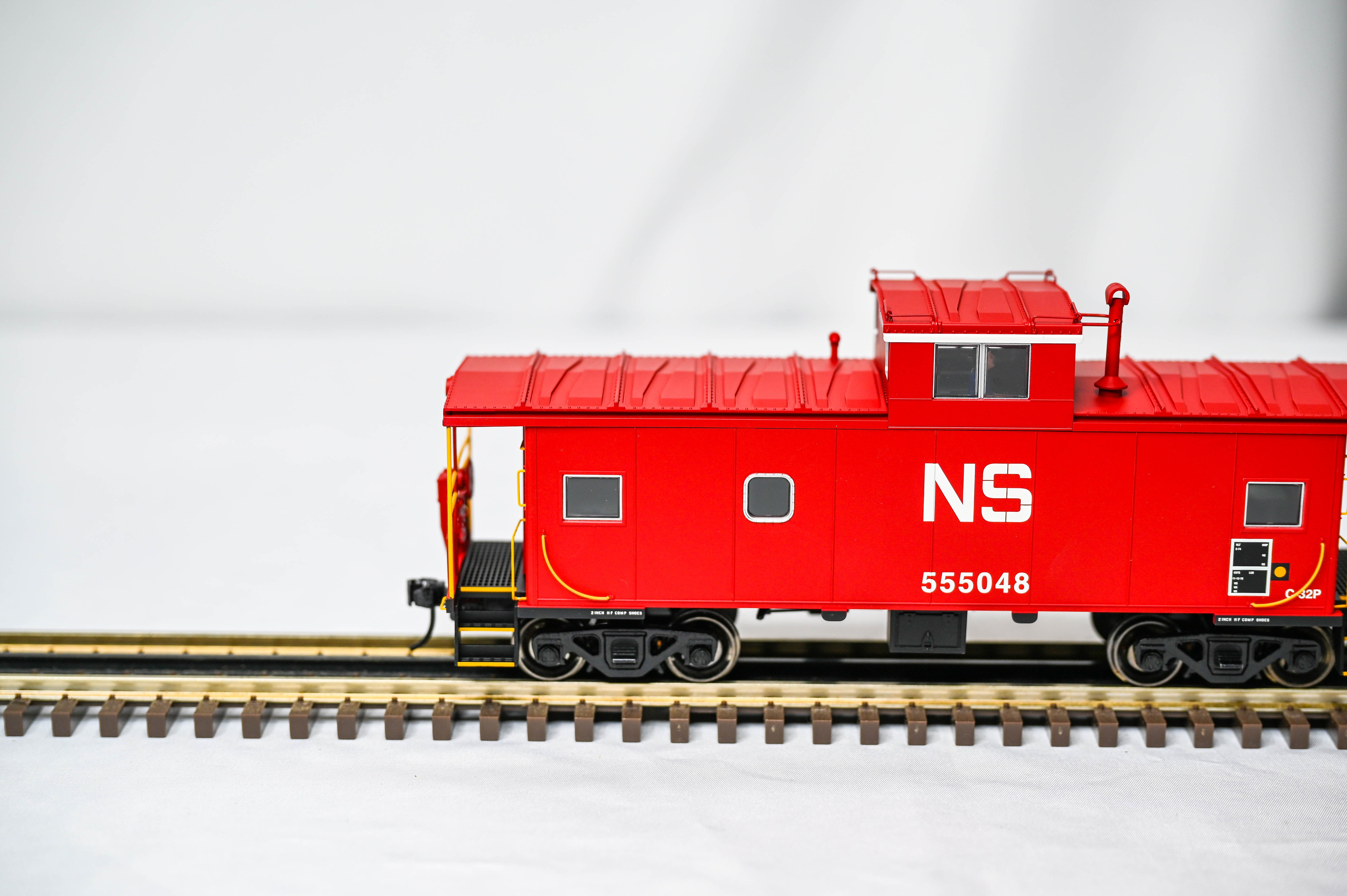 Atlas O Master Norfolk Southern Standard Cupola Caboose #555048 | 2-Rail | O Scale | 3004603-1