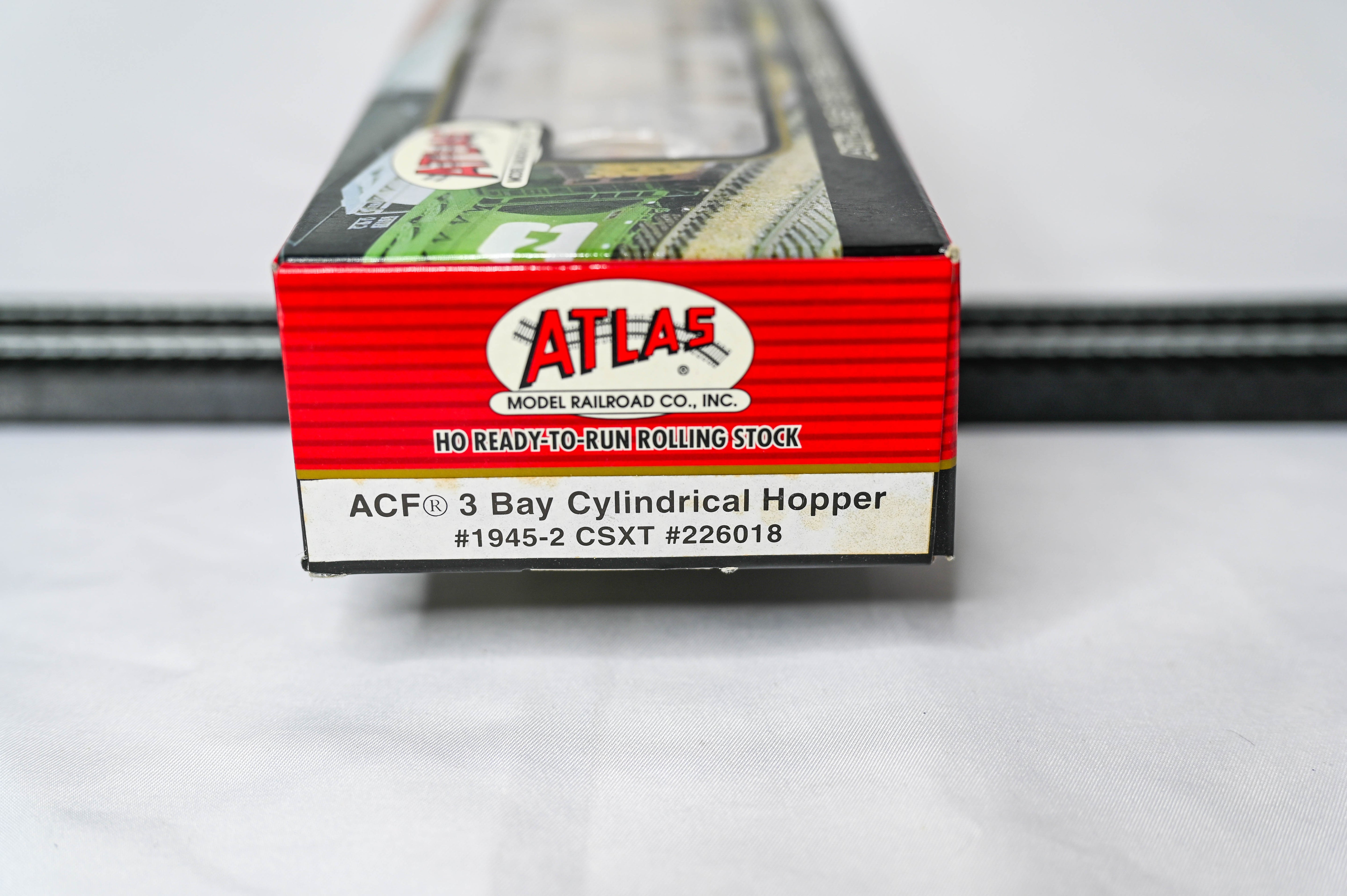 Atlas CSXT ACF 3-Bay Cylindrical Hopper #226018 | HO Scale | 1945-2