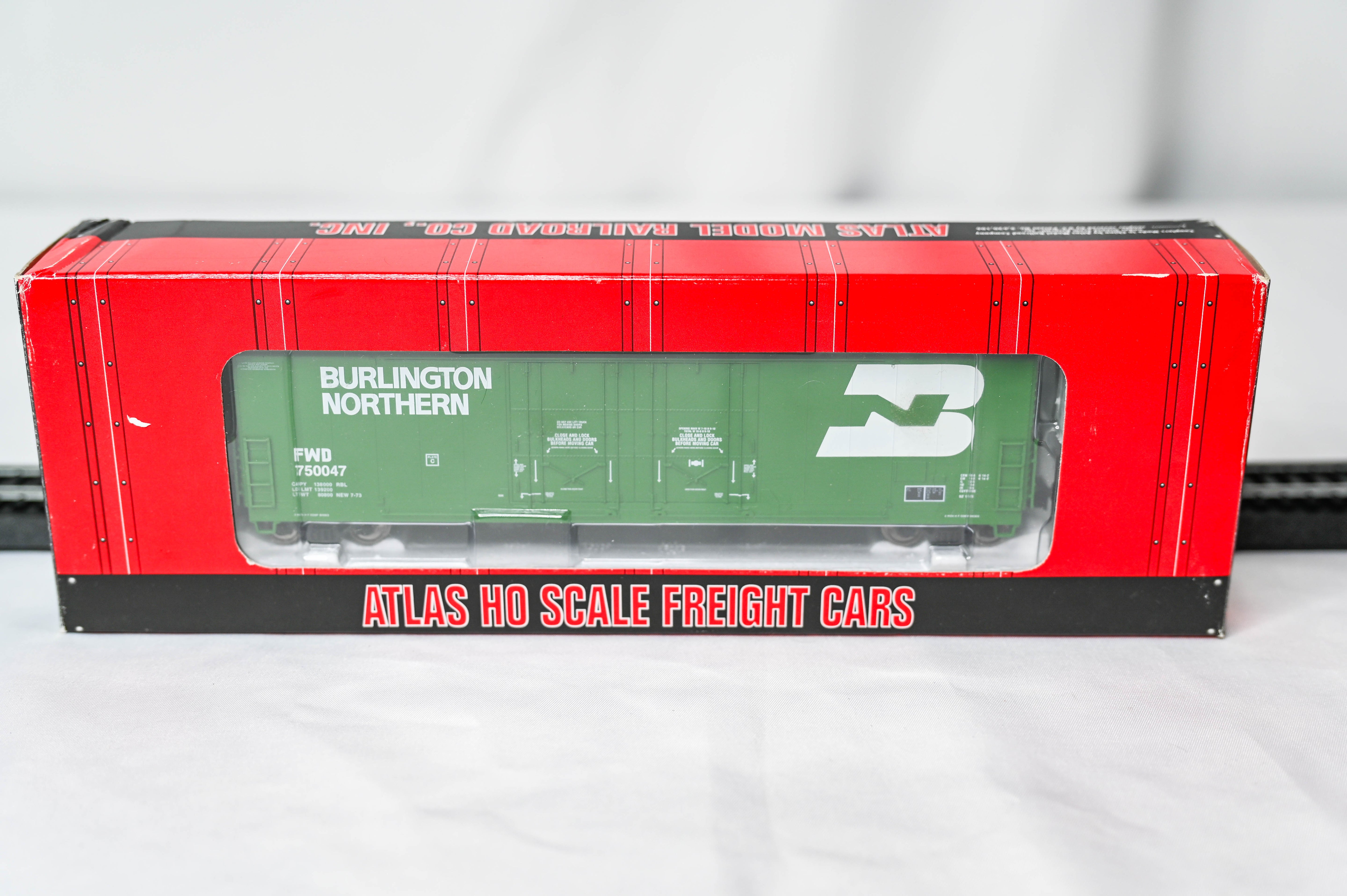 Atlas Burlington Northern Evans Double Plug Door Box Car #750047 | HO Scale | 1751-4