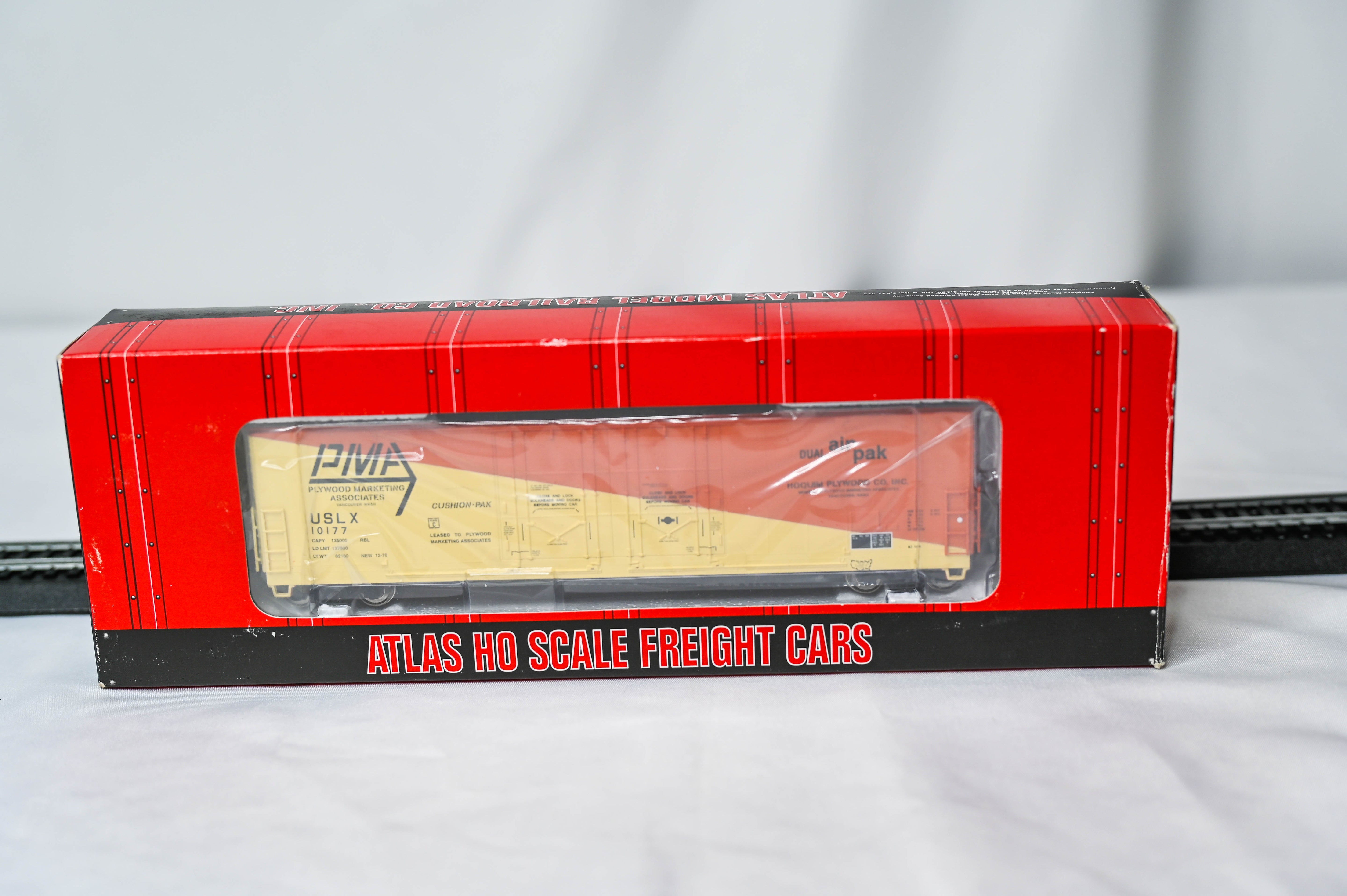 Atlas Plywood Marketing Evans Double Plug Door Box Car #10177 | HO Scale | 1765-1