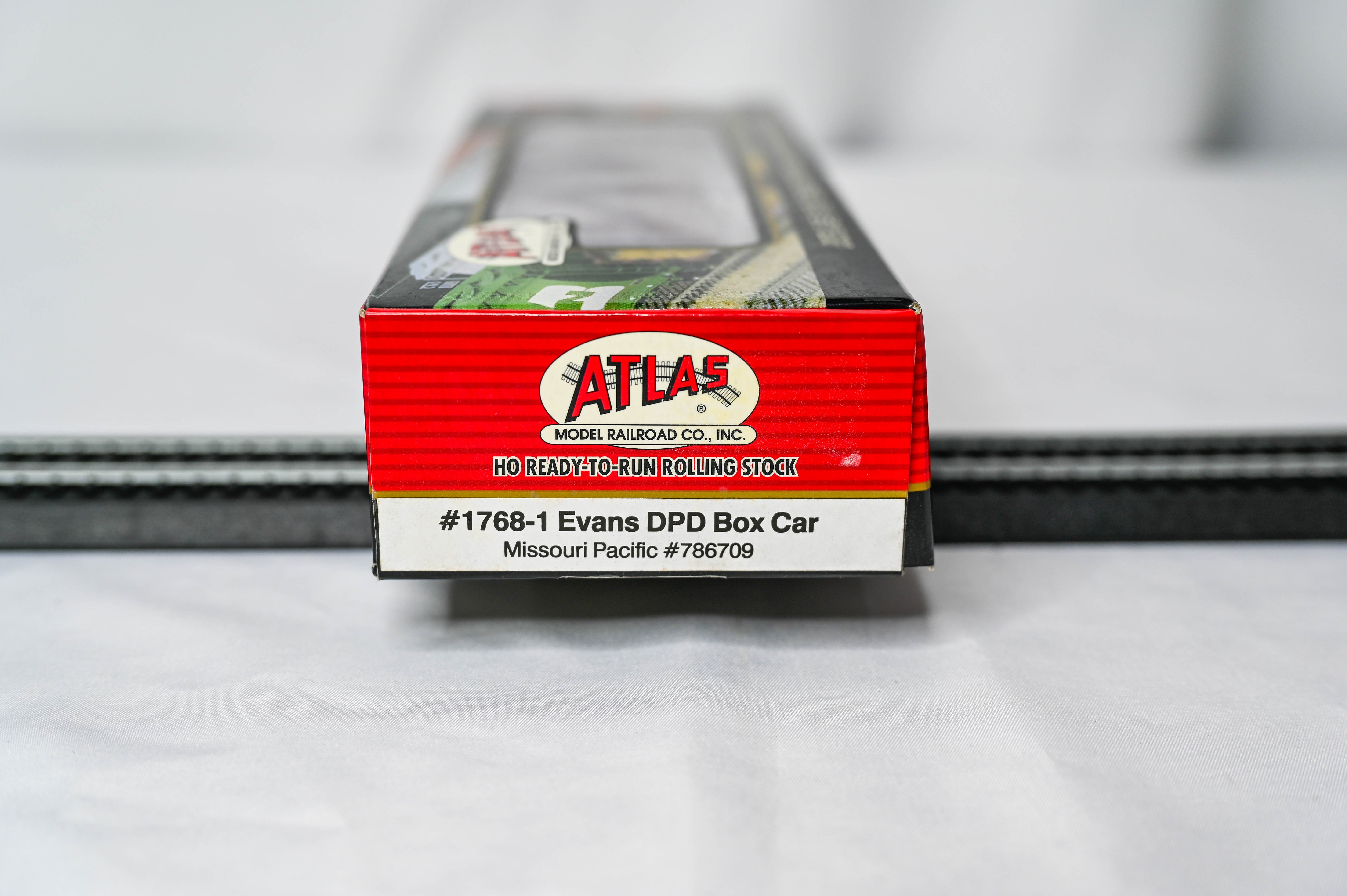 Atlas BC Rail Evans Double Plug Door Box Car #800447 | HO Scale | 1756-4