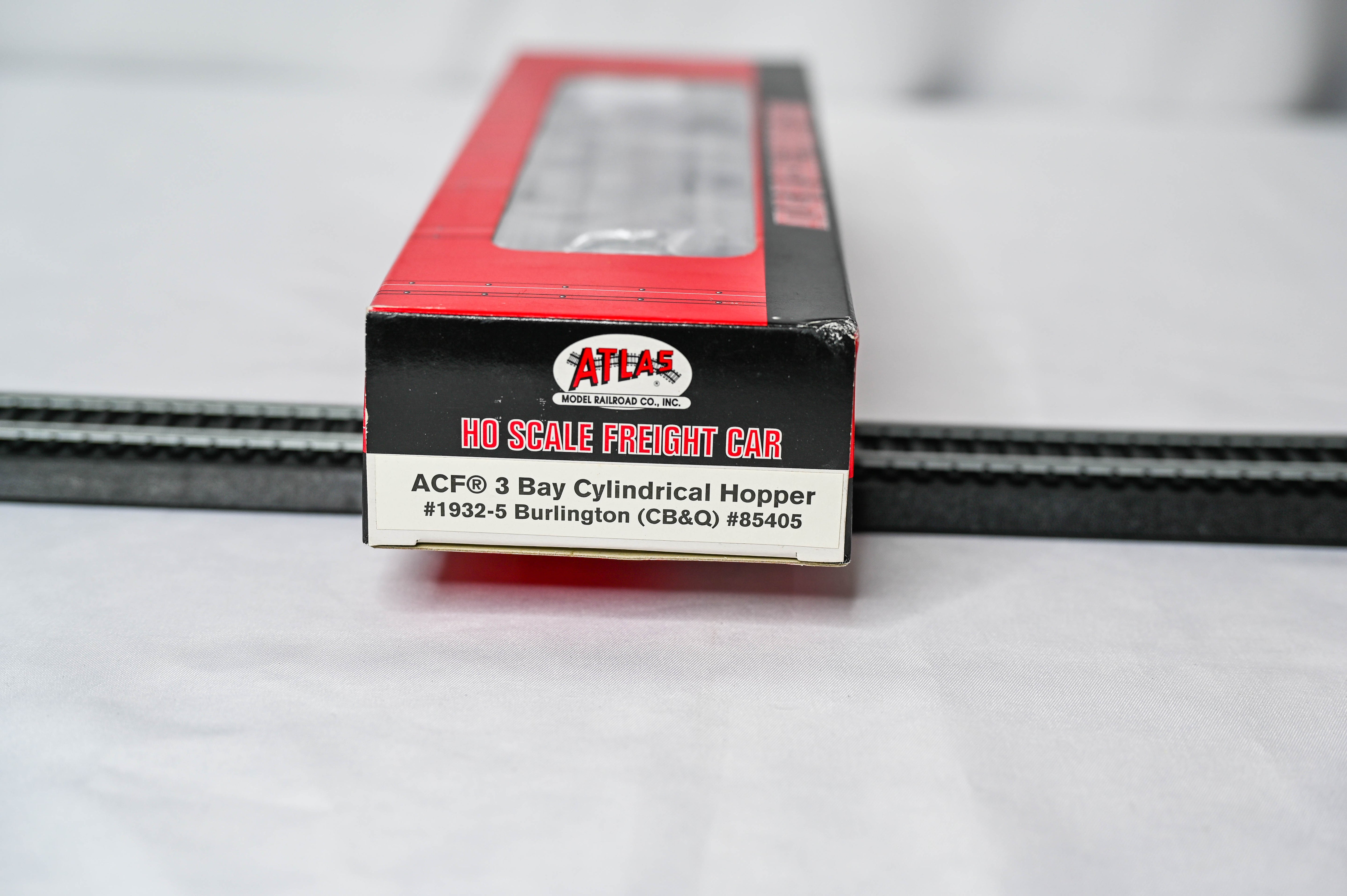 Atlas Burlington (CB&Q) ACF 3-Bay Cylindrical Hopper #85405 | HO Scale | 1932-5