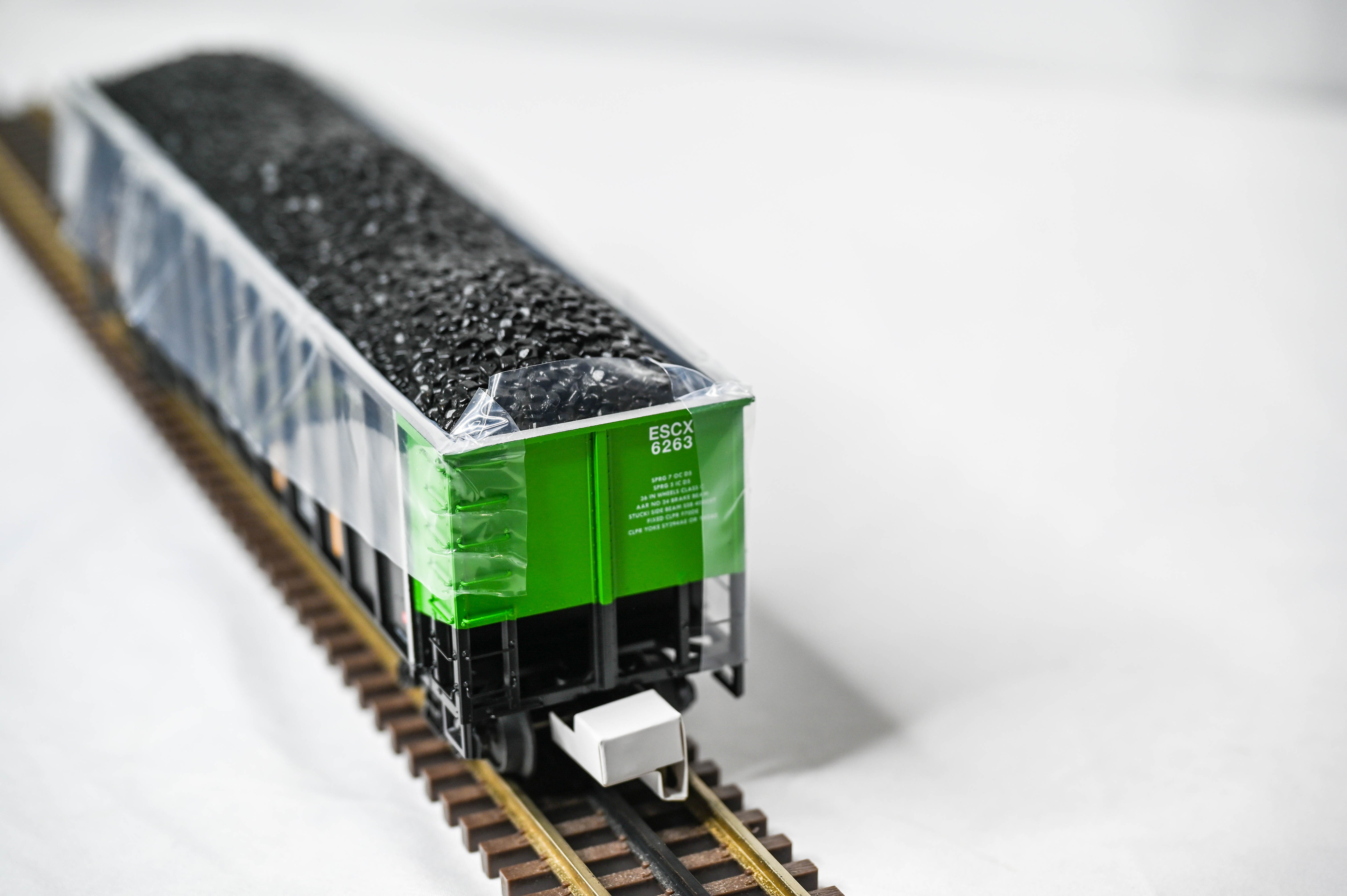 Atlas O Premier First Security Bank NTL. (ESCX) Coalporter #6263 | 3-Rail | O Scale | 3003070-2