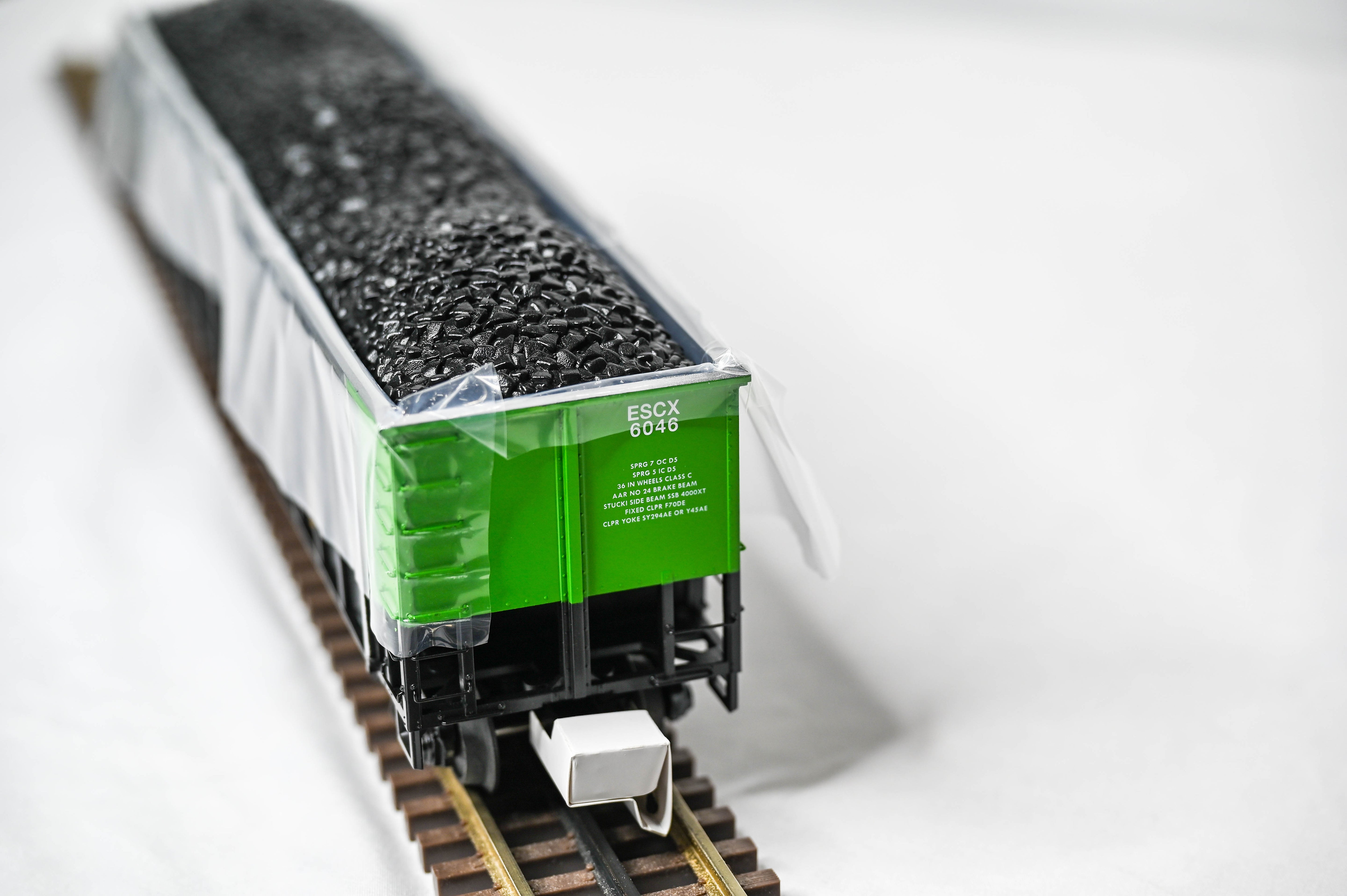 Atlas O Premier First Security Bank NTL. (ESCX) Coalporter #6046 | 3-Rail | O Scale | 3003070-1