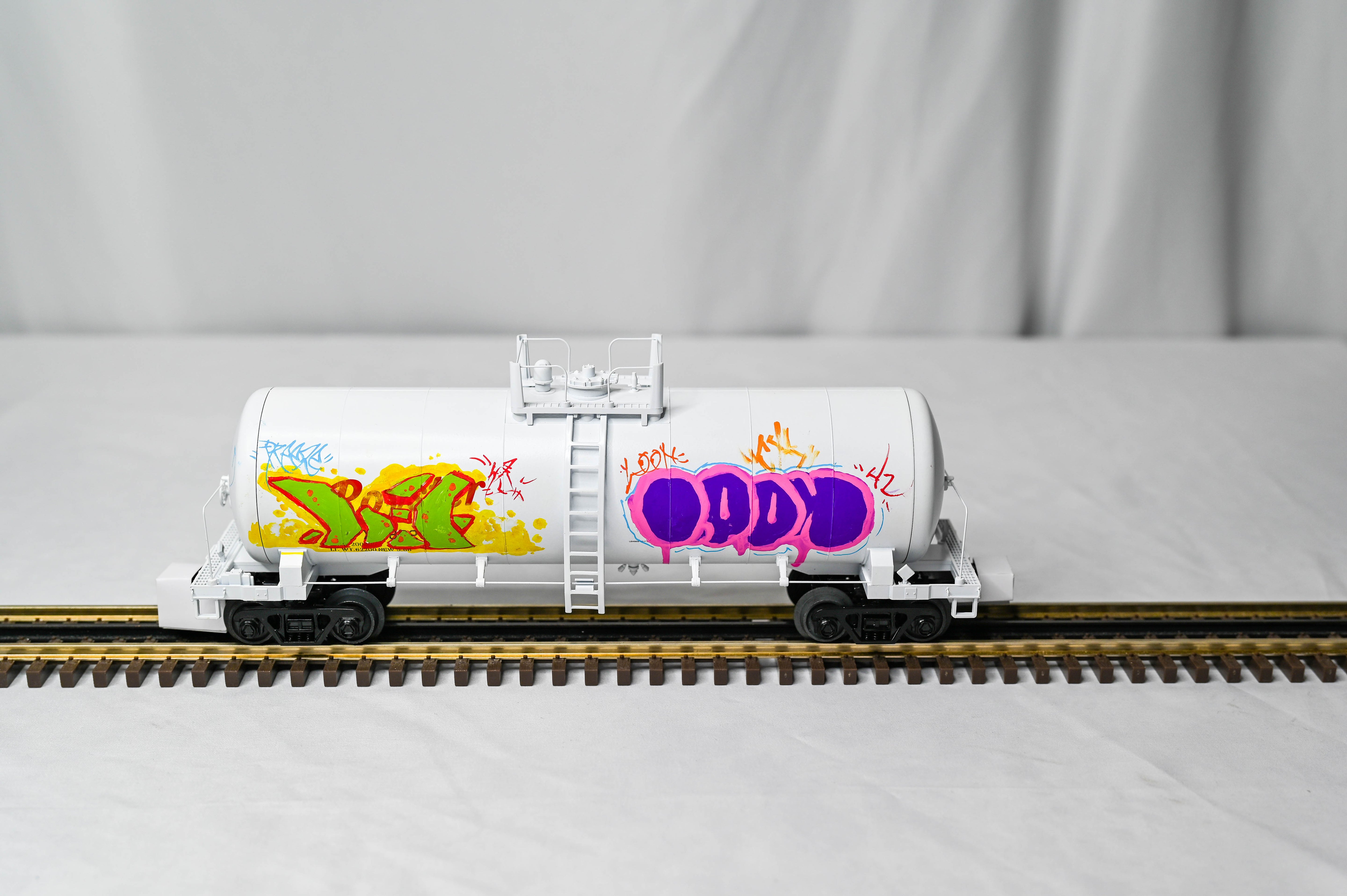 Atlas O Premier SHPX (Royster) Modern 40' Tank Car #88290 | 3-Rail | O Scale | 3001877-2