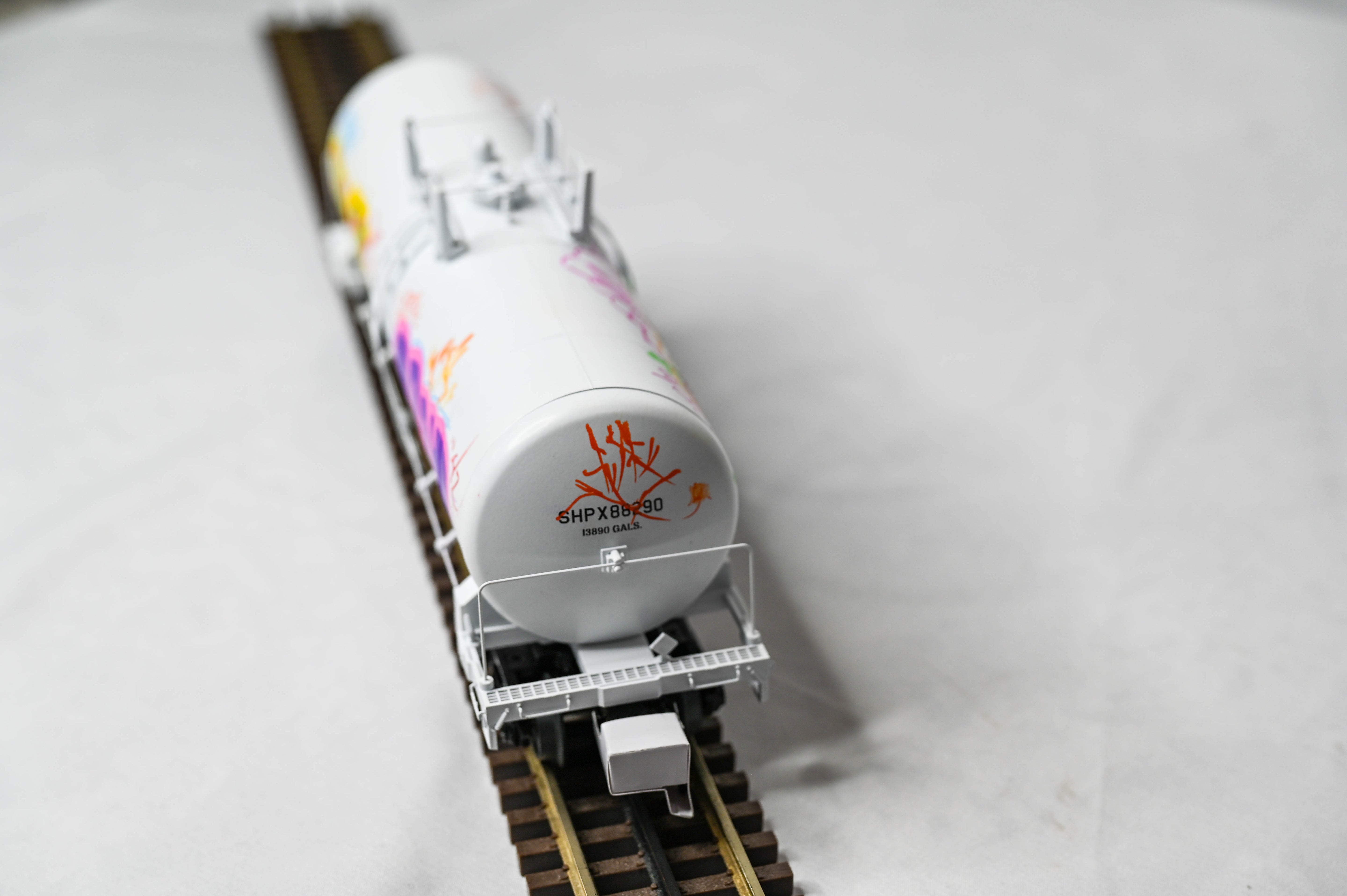 Atlas O Premier SHPX (Royster) Modern 40' Tank Car #88290 | 3-Rail | O Scale | 3001877-2