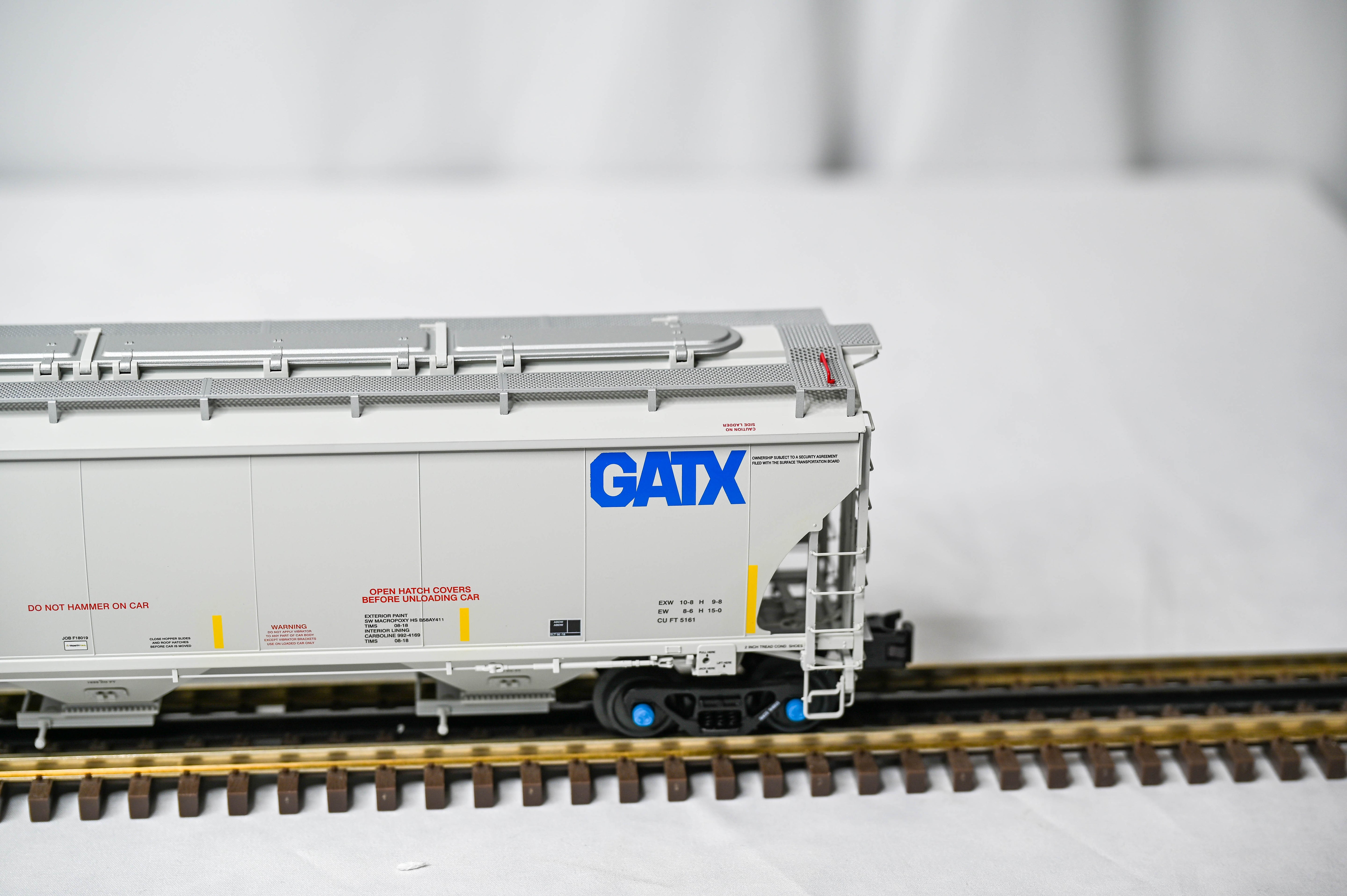 Atlas O Master GACX (GATX Blue Logo) Trinity 5161 Covered Hopper | 3-Rail | O Scale