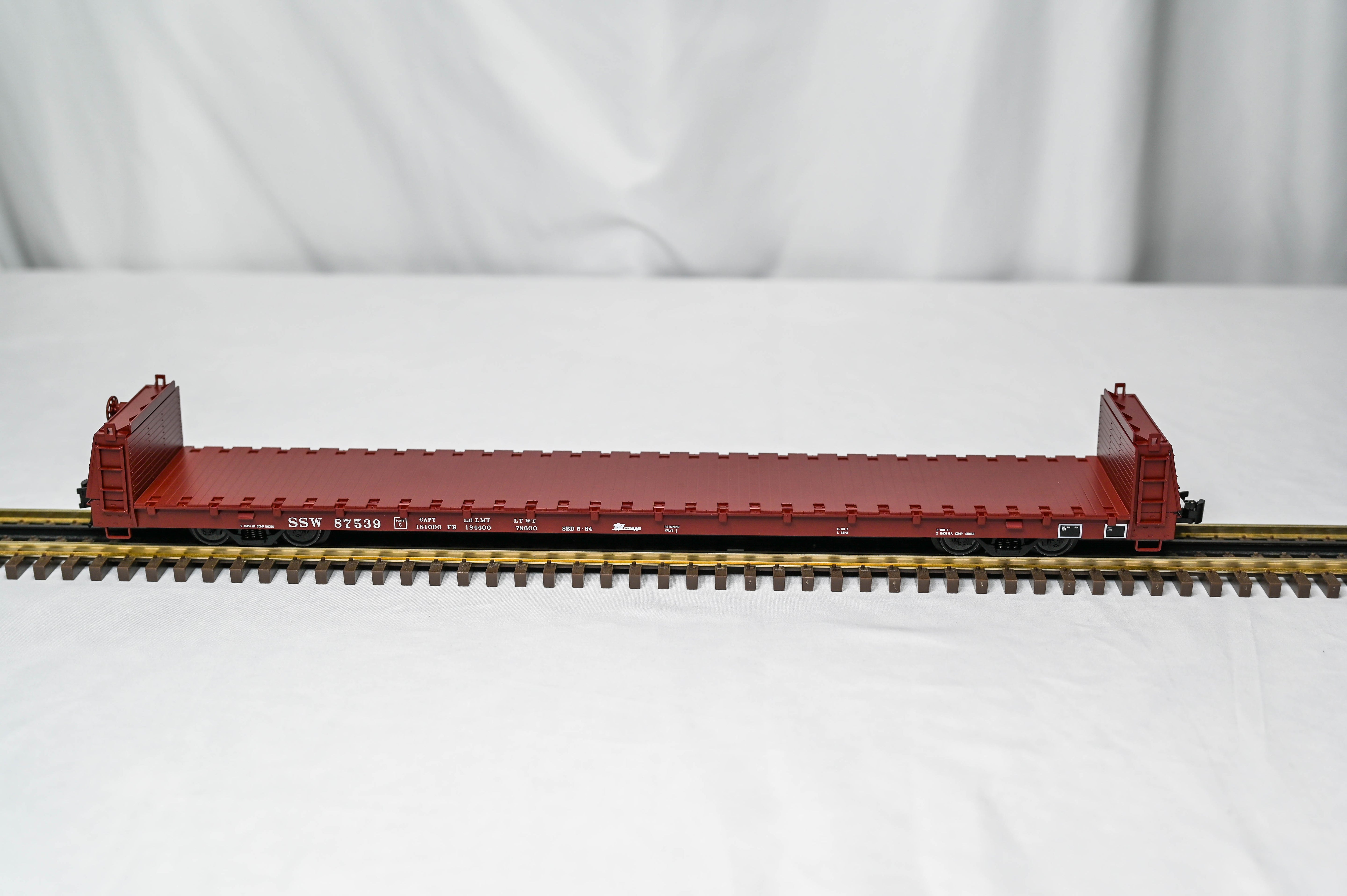 Atlas O Trainman Cotton Belt Short Bulkhead Flat Car | 3-Rail | O Scale