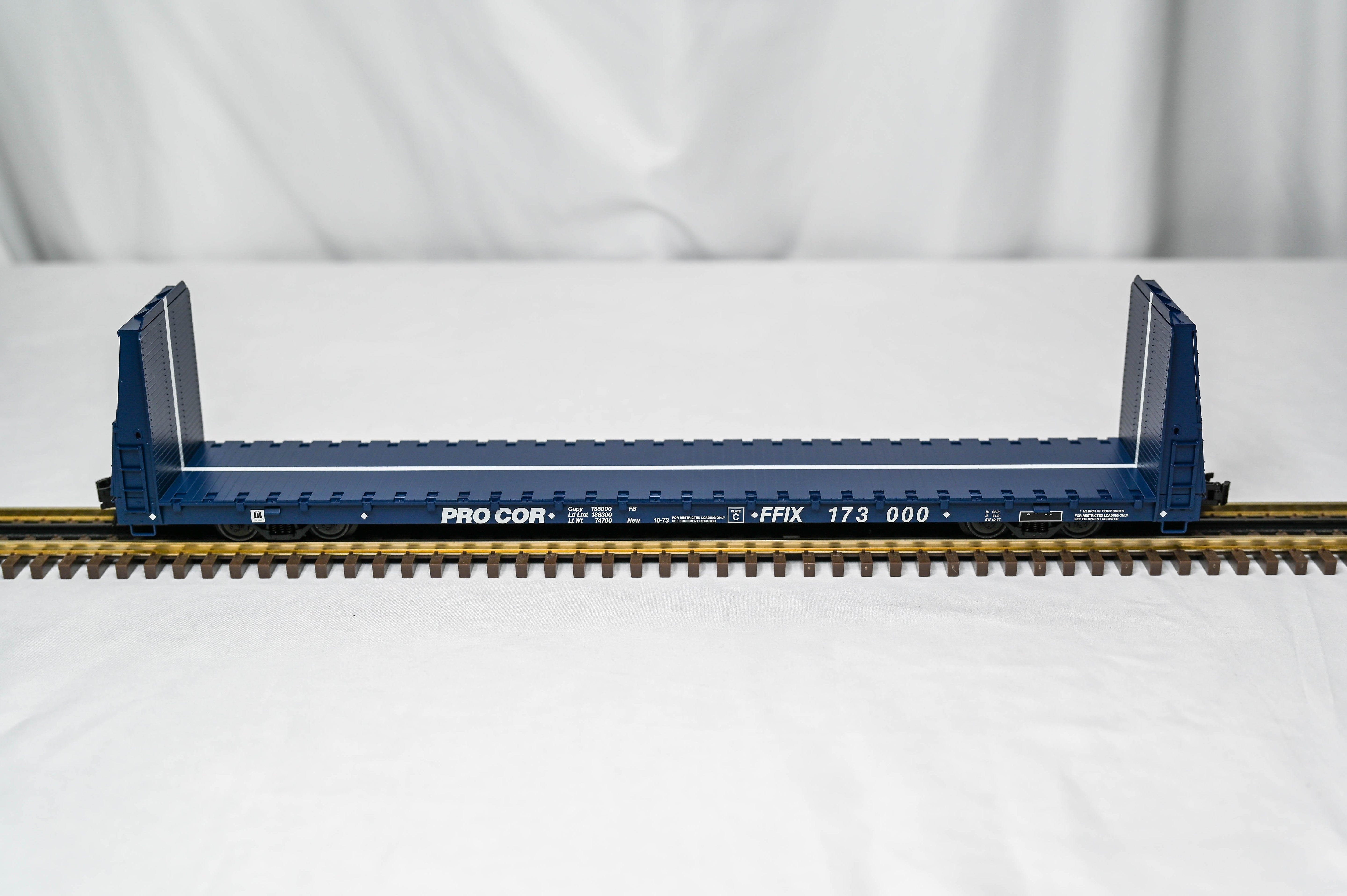 Atlas O Trainman Procor Bulkhead Flat Car | 3-Rail | O Scale