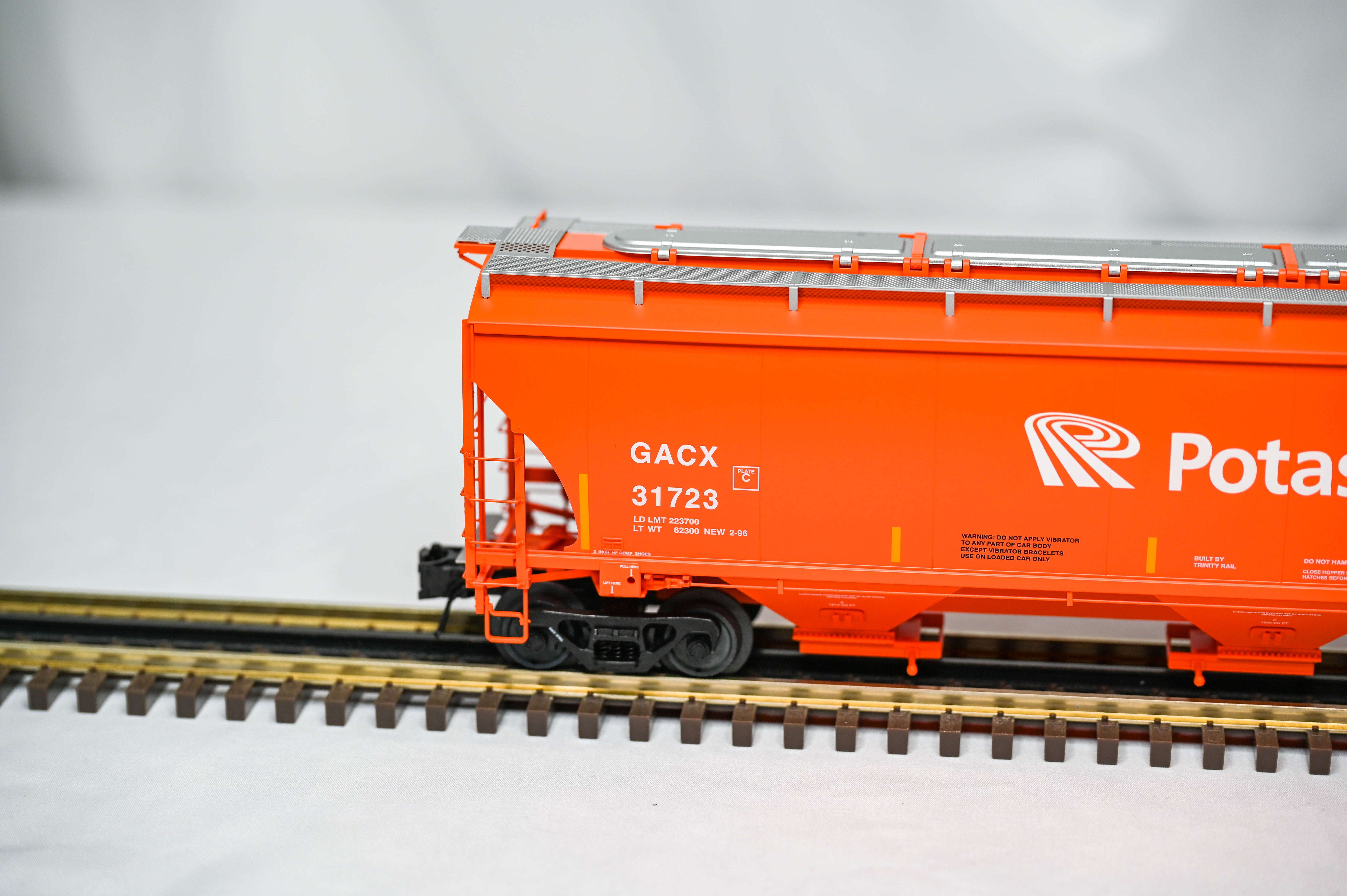 Atlas O Master GACX (PotashCorp) Trinity 5161 Covered Hopper | 3-Rail | O Scale
