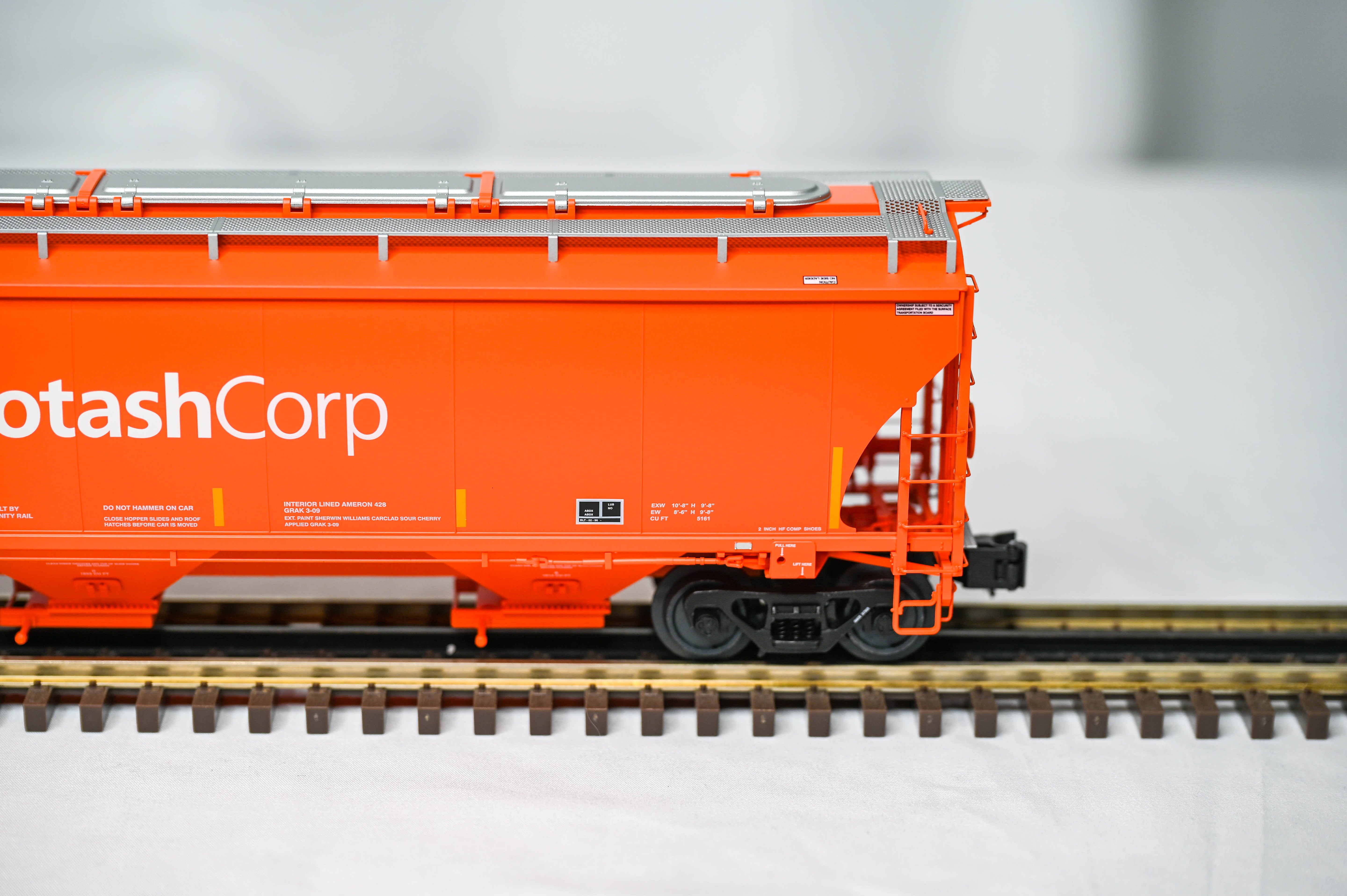 Atlas O Master GACX (PotashCorp) Trinity 5161 Covered Hopper | 3-Rail | O Scale
