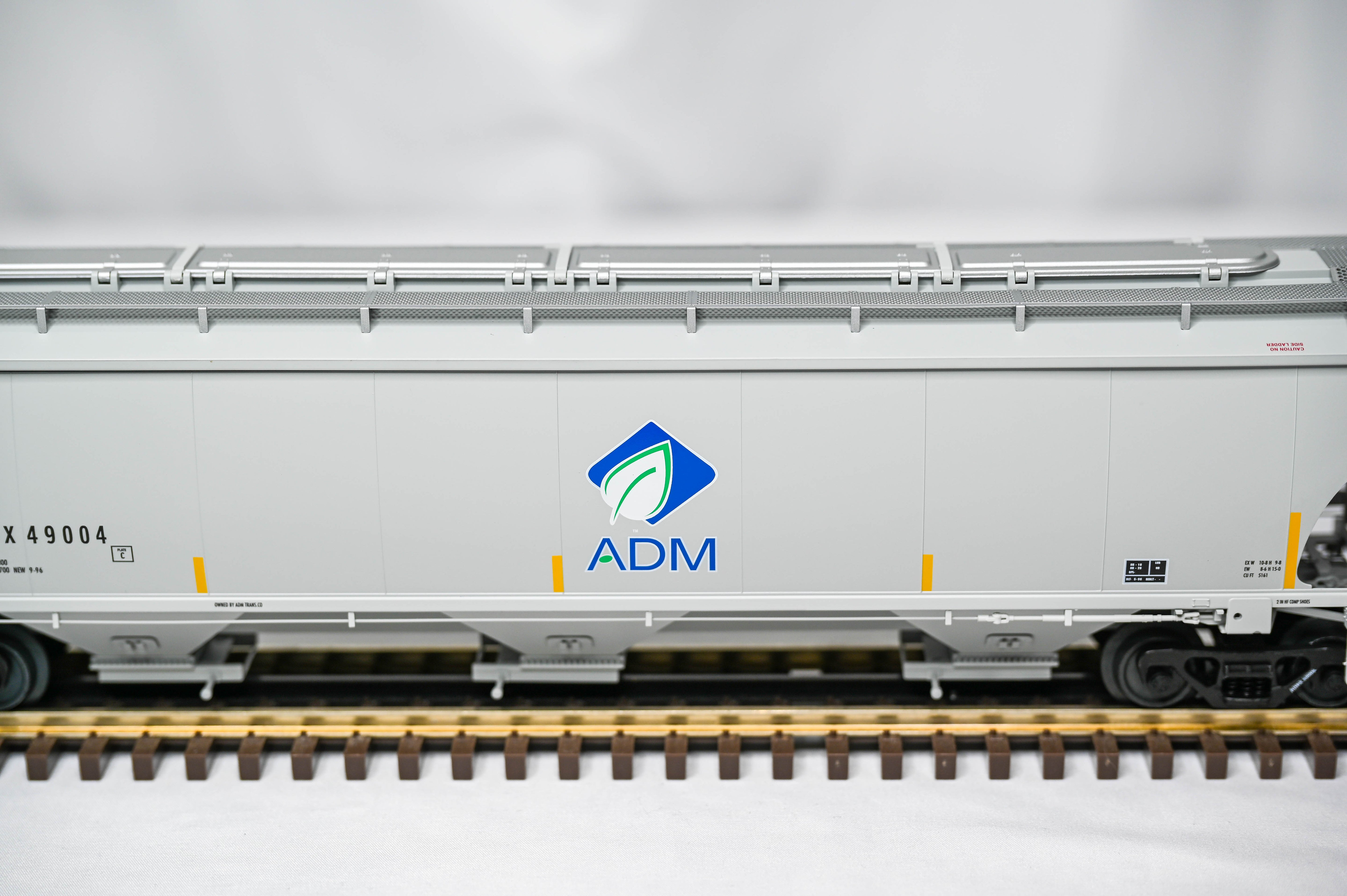 Atlas O Master ADM Leaf Logo Trinity 5161 Covered Hopper | 3-Rail | O Scale