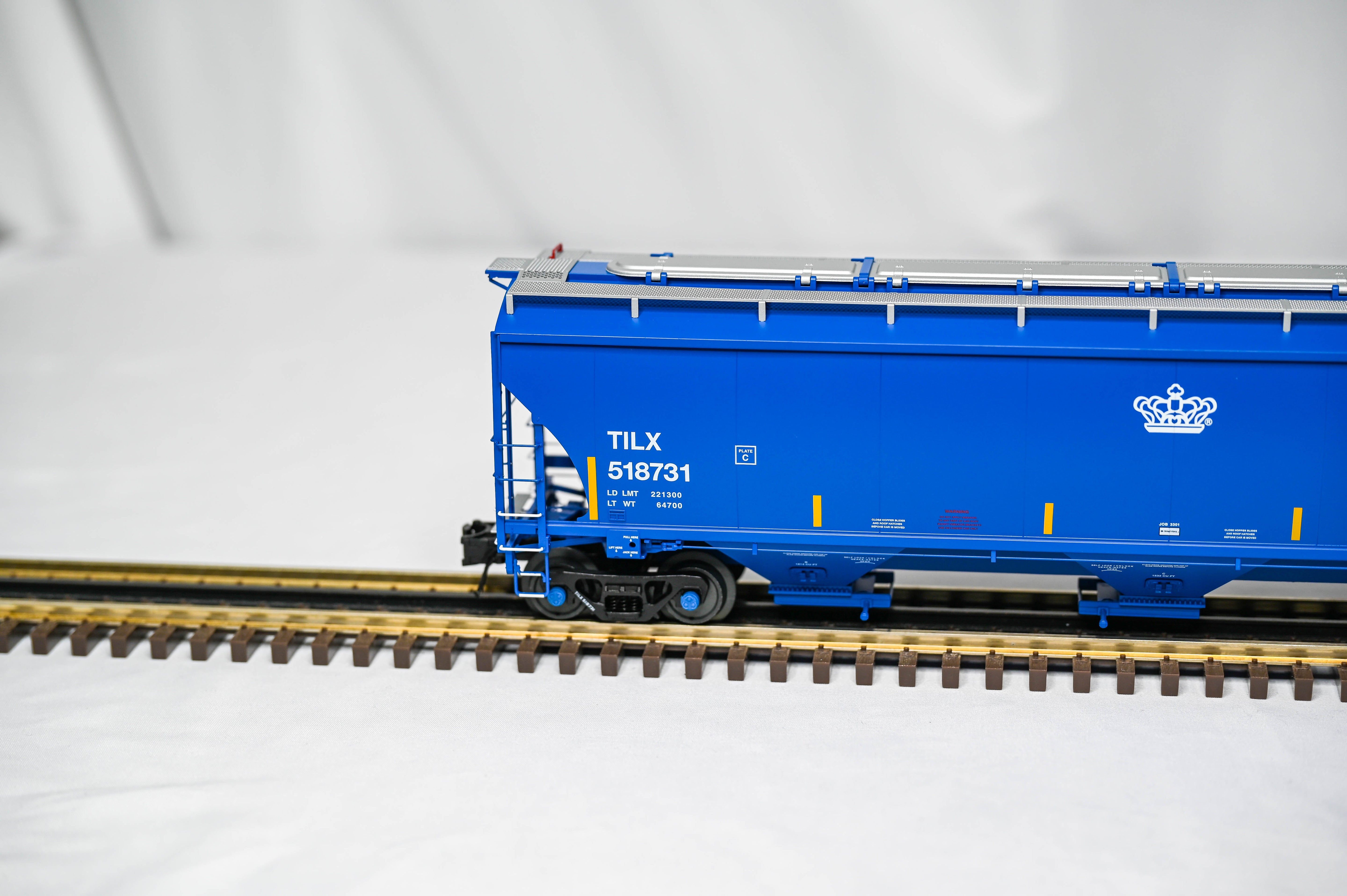 Atlas O Master TILX Trinity 5161 Covered Hopper | 3-Rail | O Scale