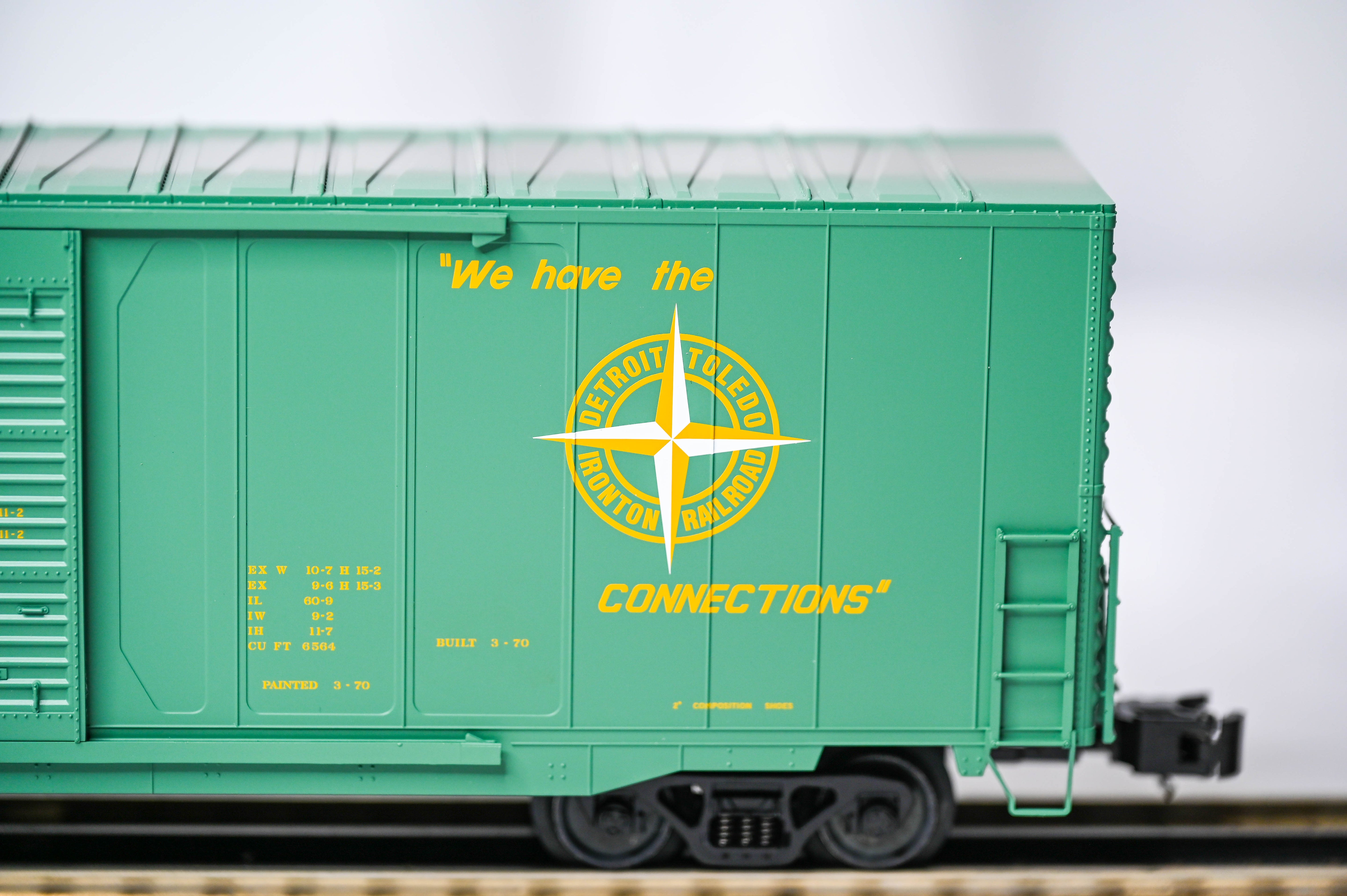 Atlas O Master Detroit, Toledo and Ironton ACF 60' Double Door Auto Parts Box Car #25811 | 3-Rail | O Scale | 3005930-2