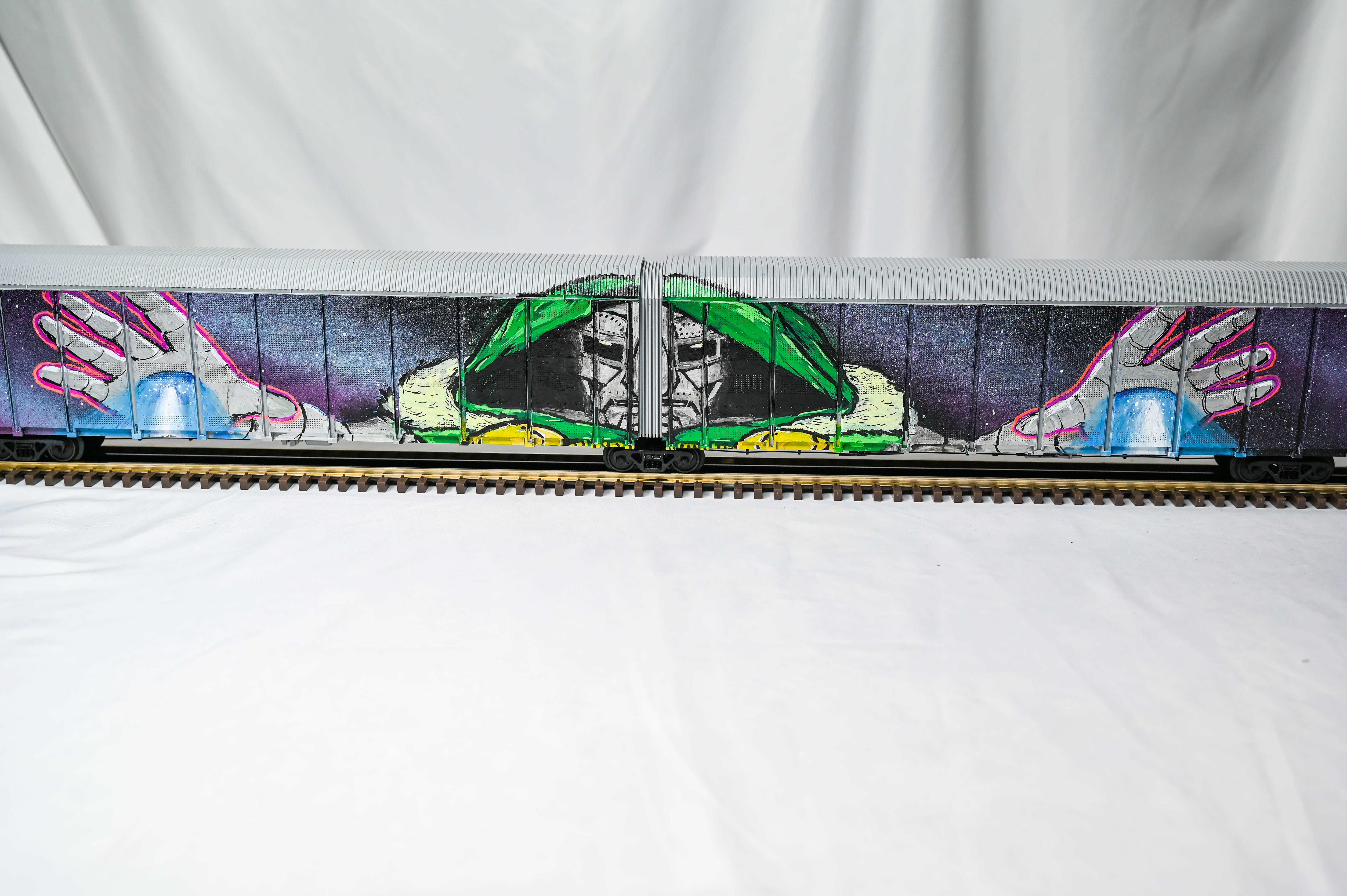Atlas O Master Undecorated Articulated Auto Carrier Dr Doom Graffiti | 3-Rail | O Scale | IZ290
