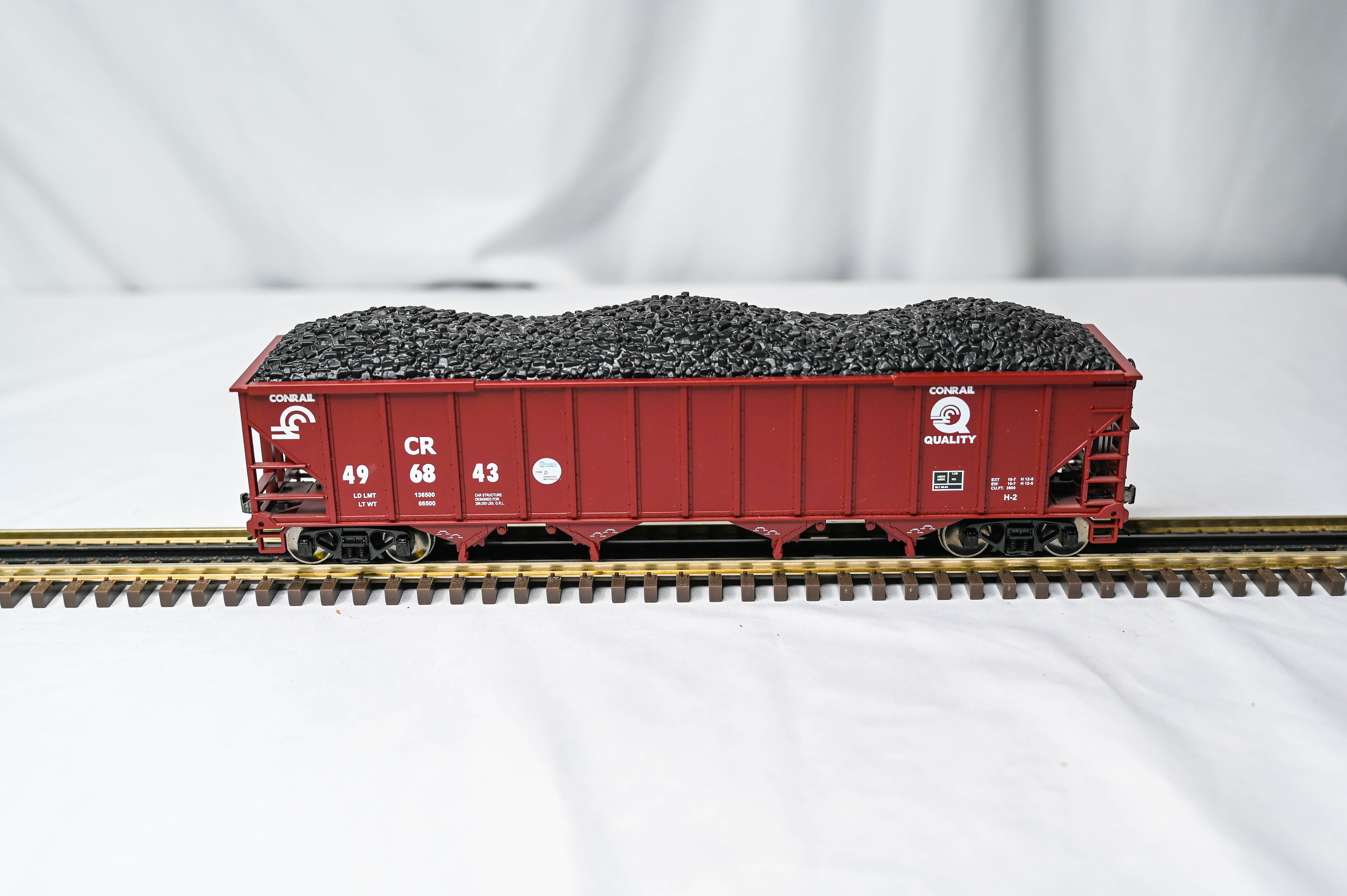 MTH Premier Conrail 4-Bay Hopper w/ Coal Load | O Scale | 2 Rail | 20-90009D