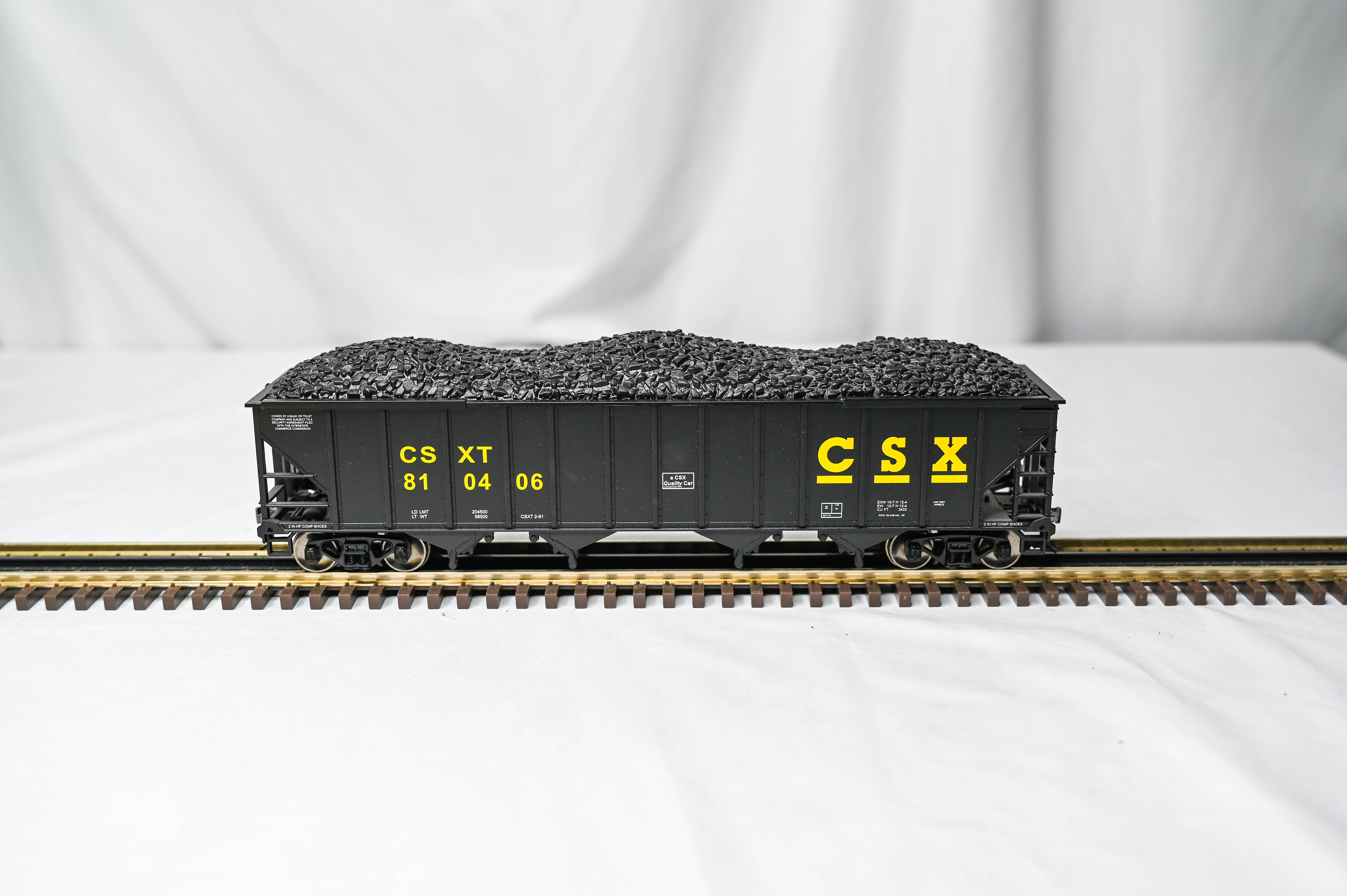 MTH Premier CSX 4-Bay Hopper w/ Coal Load | O Scale | 2 Rail | 20-90019B
