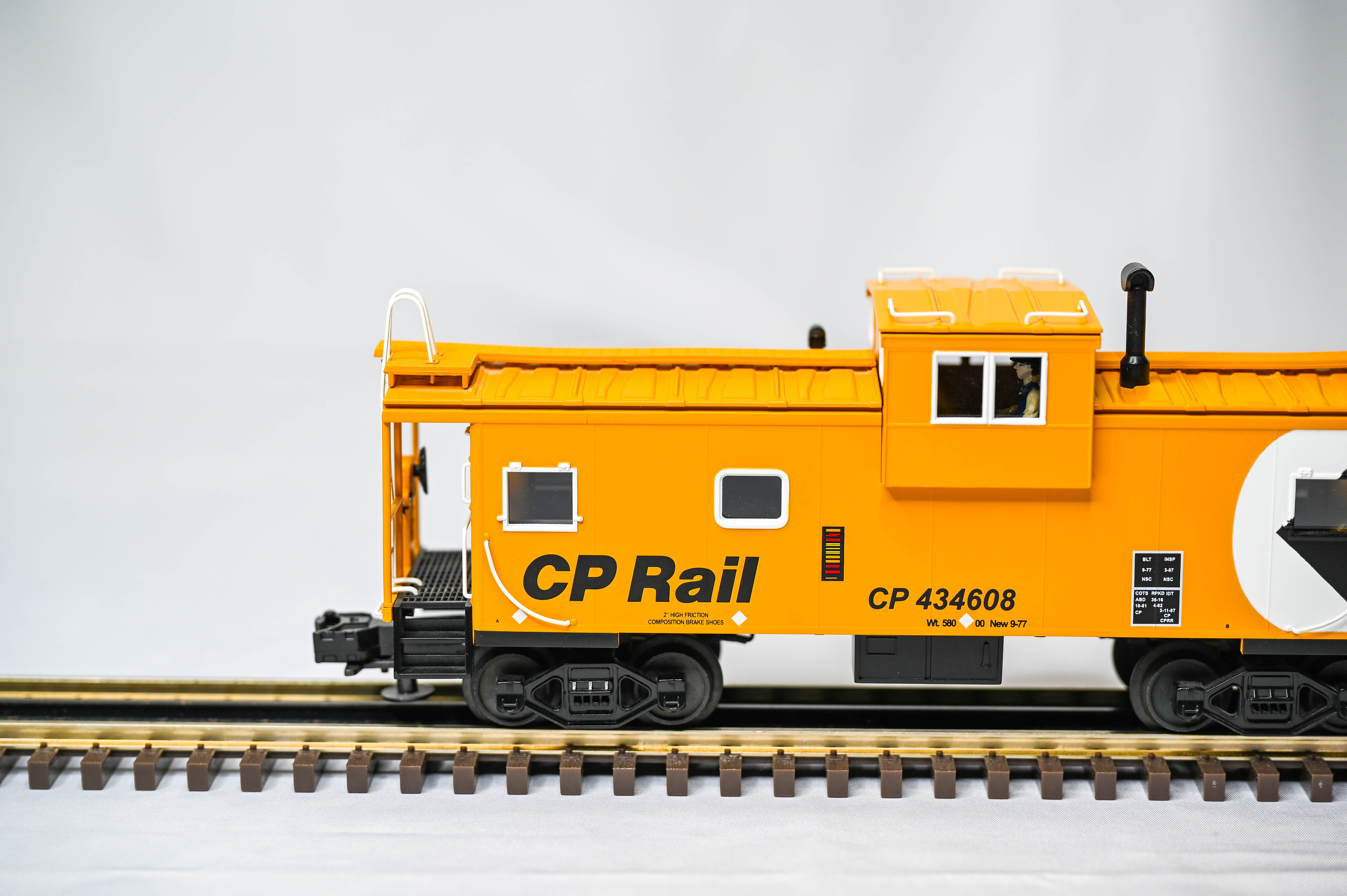 MTH Premier CP Rail Extended Vision Caboose #434608 | O Scale | 20-91060