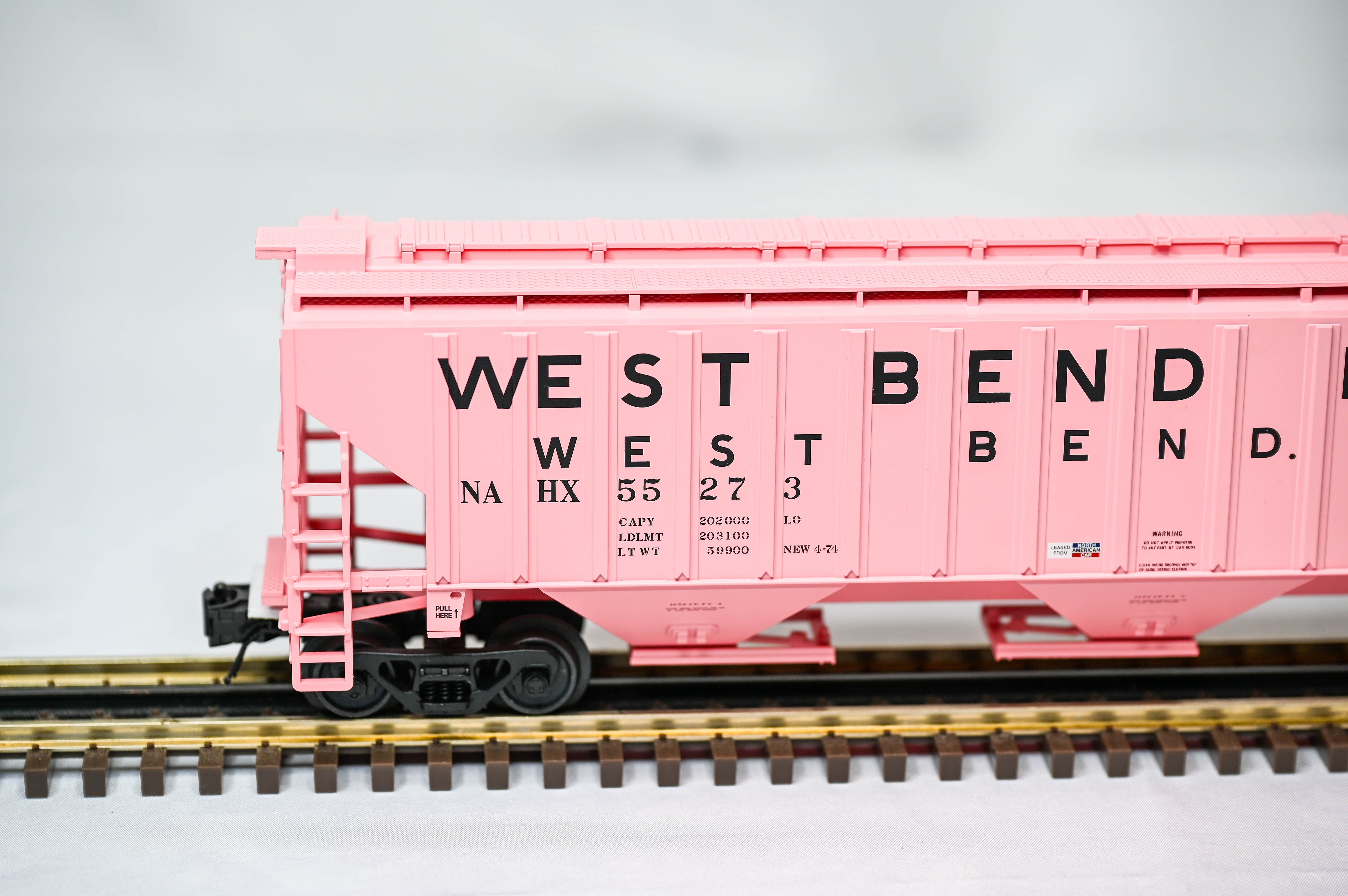 Atlas O Trainman NAHX West Bend IA TM PS4750 Covered Hopper #65273 | 3-Rail | O Scale | 2001636-4