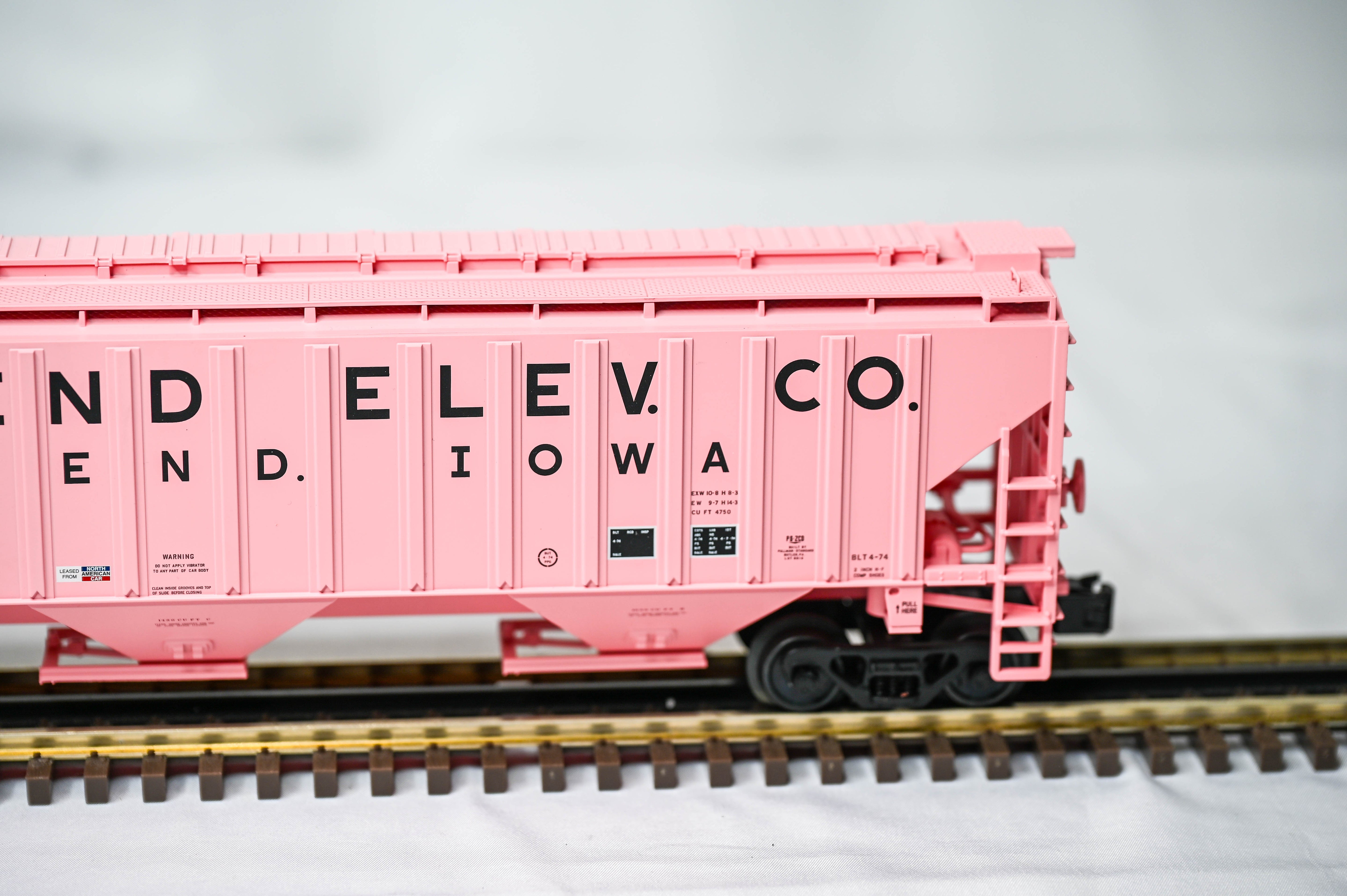 Atlas O Trainman NAHX West Bend IA TM PS4750 Covered Hopper #65273 | 3-Rail | O Scale | 2001636-4