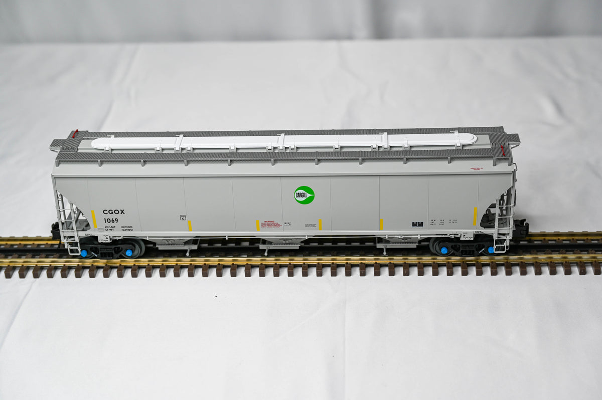 Atlas Trinity 5161 Cargill Covered Hopper | 3 Rail | O Scale