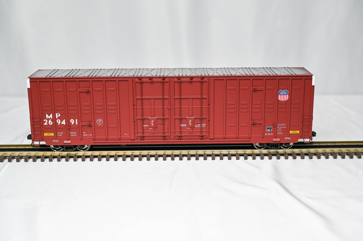 Atlas 60 Foot Berwick Hy Cube Union Pacific / Missouri Pacific Boxcar | 2 Rail | O Scale