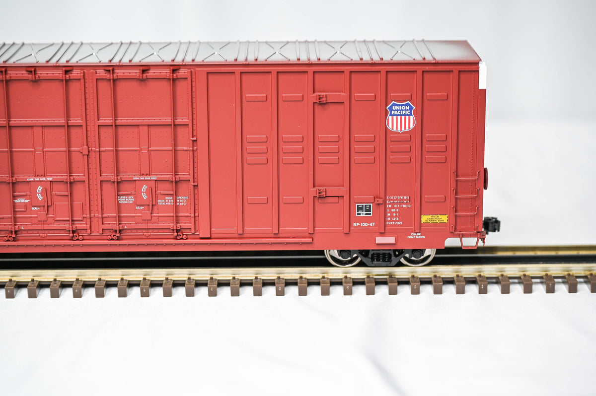 Atlas 60 Foot Berwick Hy Cube Union Pacific / Missouri Pacific Boxcar | 2 Rail | O Scale