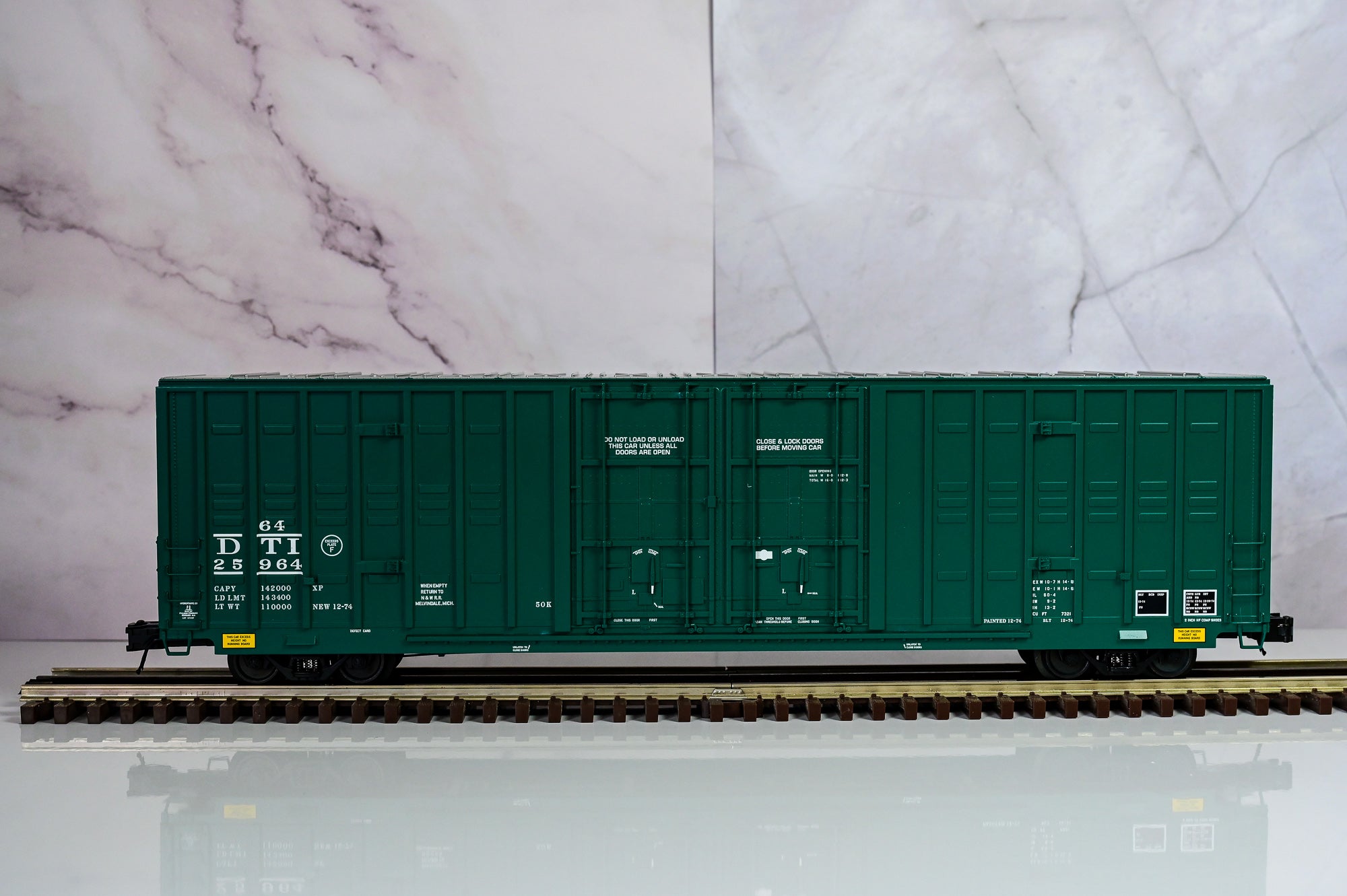 Atlas Detroit, Toledo & Ironton Berwick 60’ Hy-Cube Box Car #25964 | Premier | O Scale
