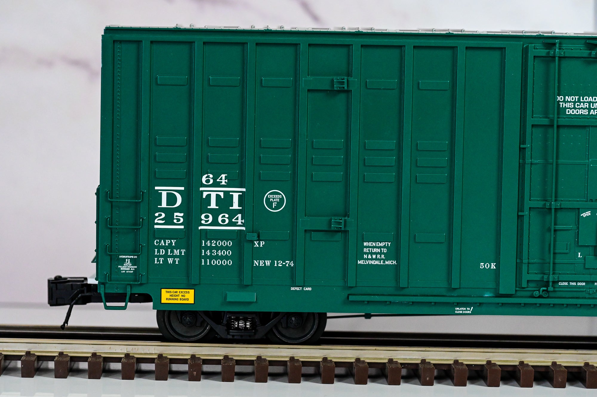Atlas Detroit, Toledo & Ironton Berwick 60’ Hy-Cube Box Car #25964 | Premier | O Scale