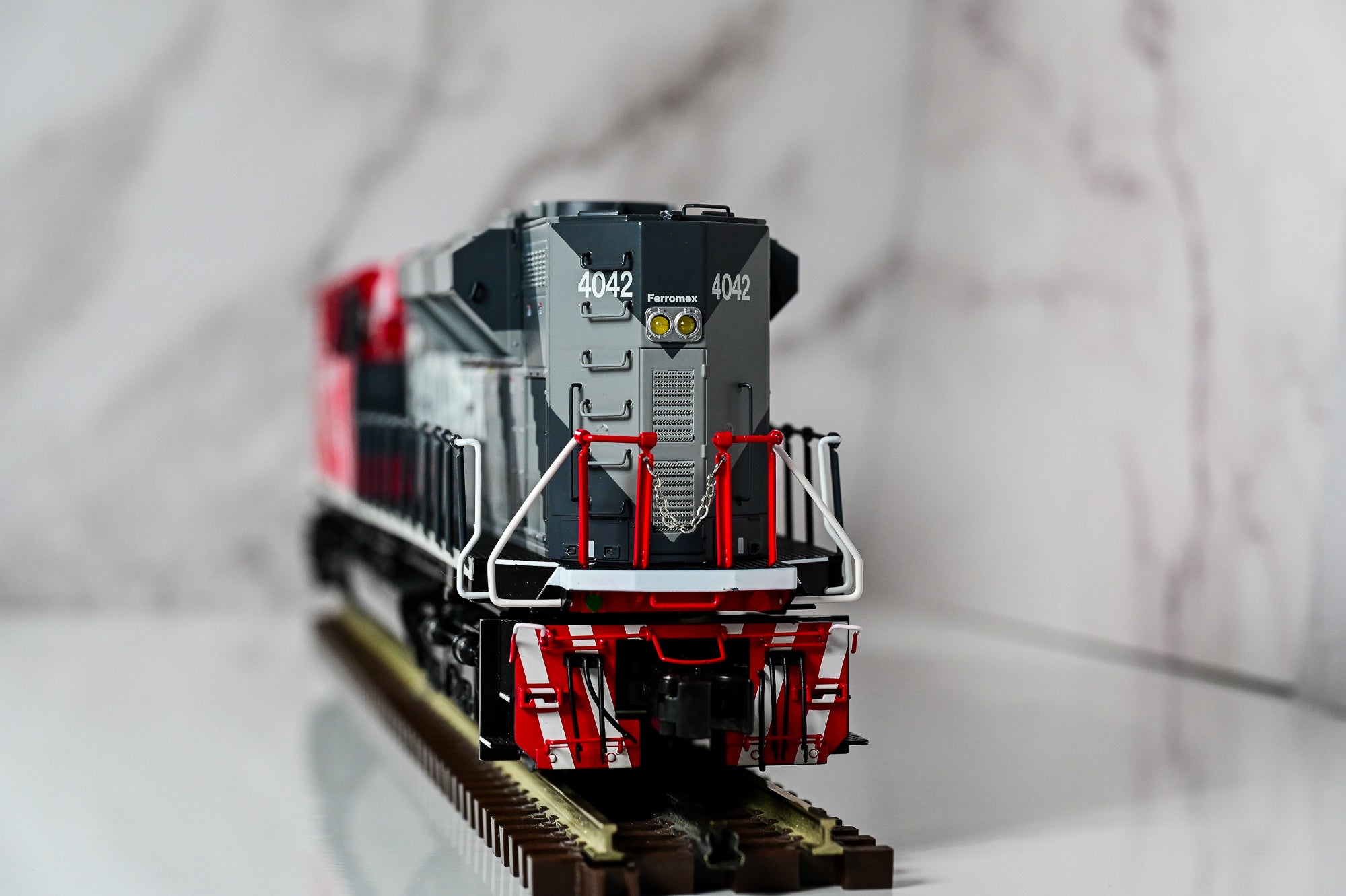 Lionel Ferromex SD70ACe Diesel Locomotive #4042 | LEGACY | O Scale
