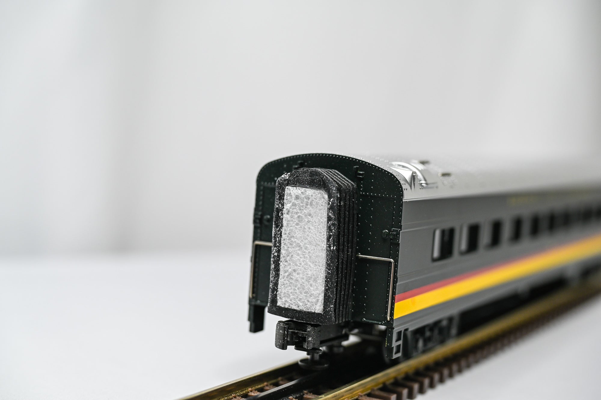 MTH RailKing Kansas City Southern Streamliner Sleeper/Diner – 2 Car Set |O Scale|
