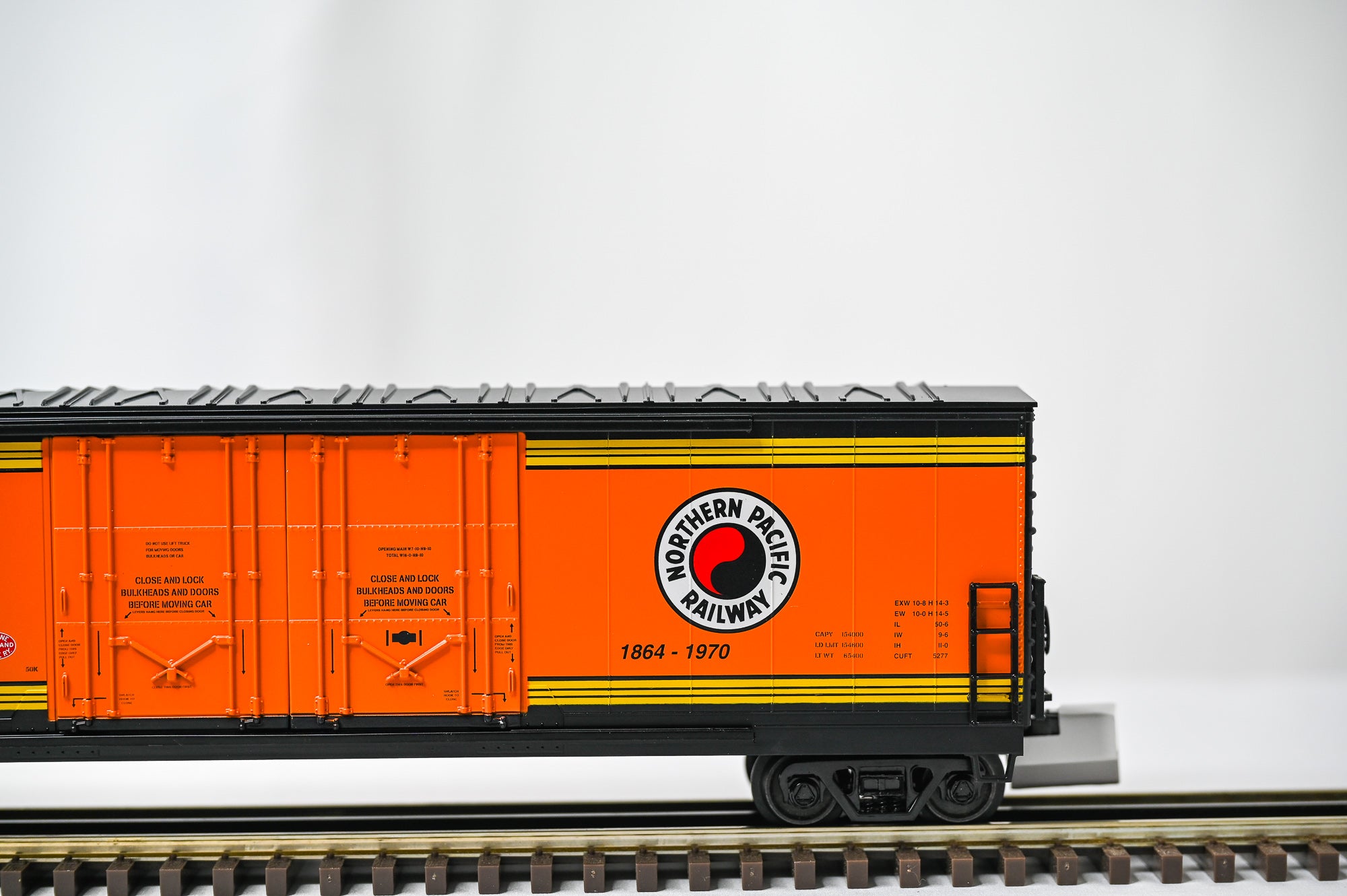 MTH BNSF 50’ Double Door Plugged Boxcar – 8 Car Set |O Scale|