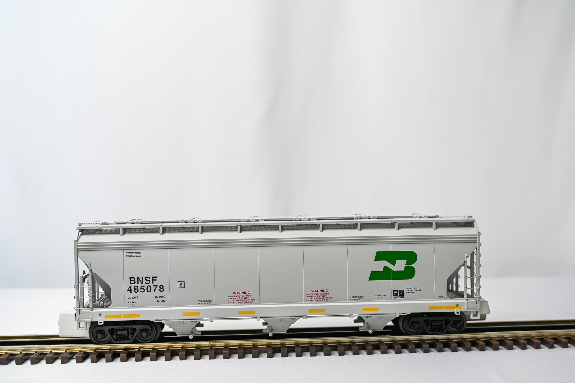MTH BN 3-Bay Centerflow Hopper – #485078