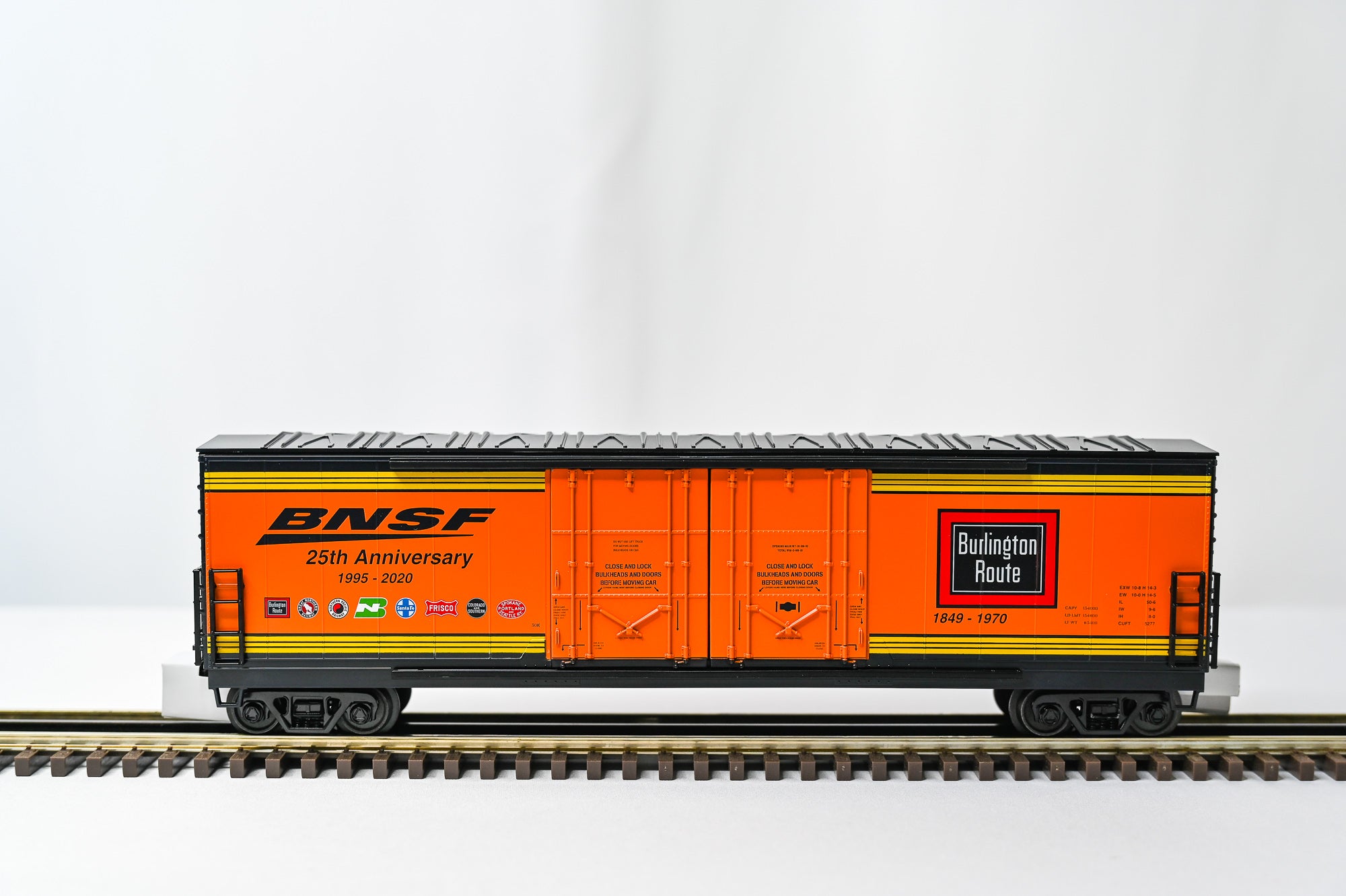 MTH BNSF 50’ Double Door Plugged Boxcar – 8 Car Set |O Scale|