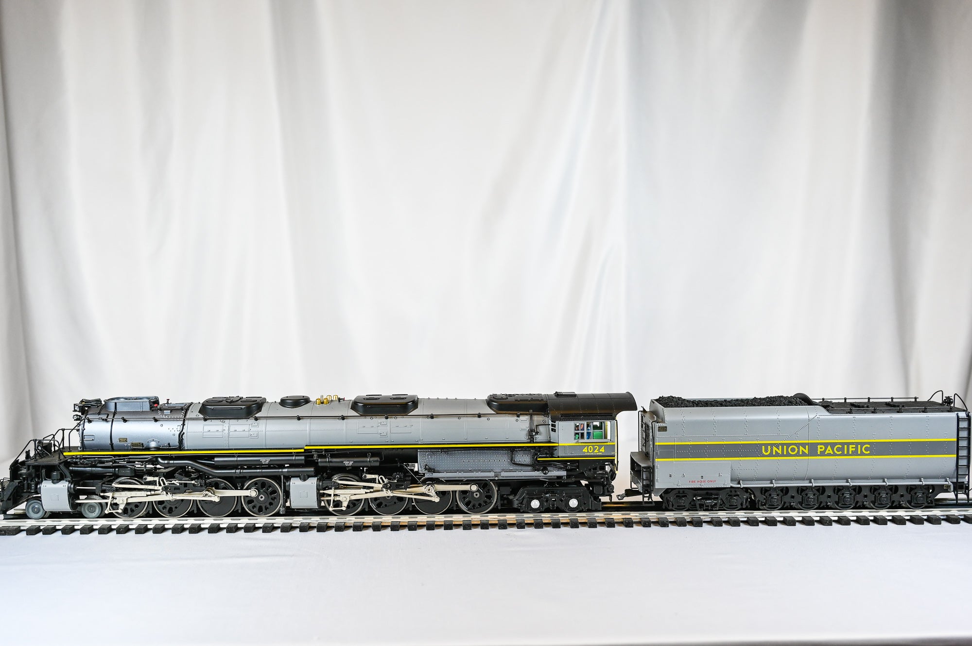 Lionel Union Pacific Big Boy Steam Locomotive #4024 | Vision Line | O Scale