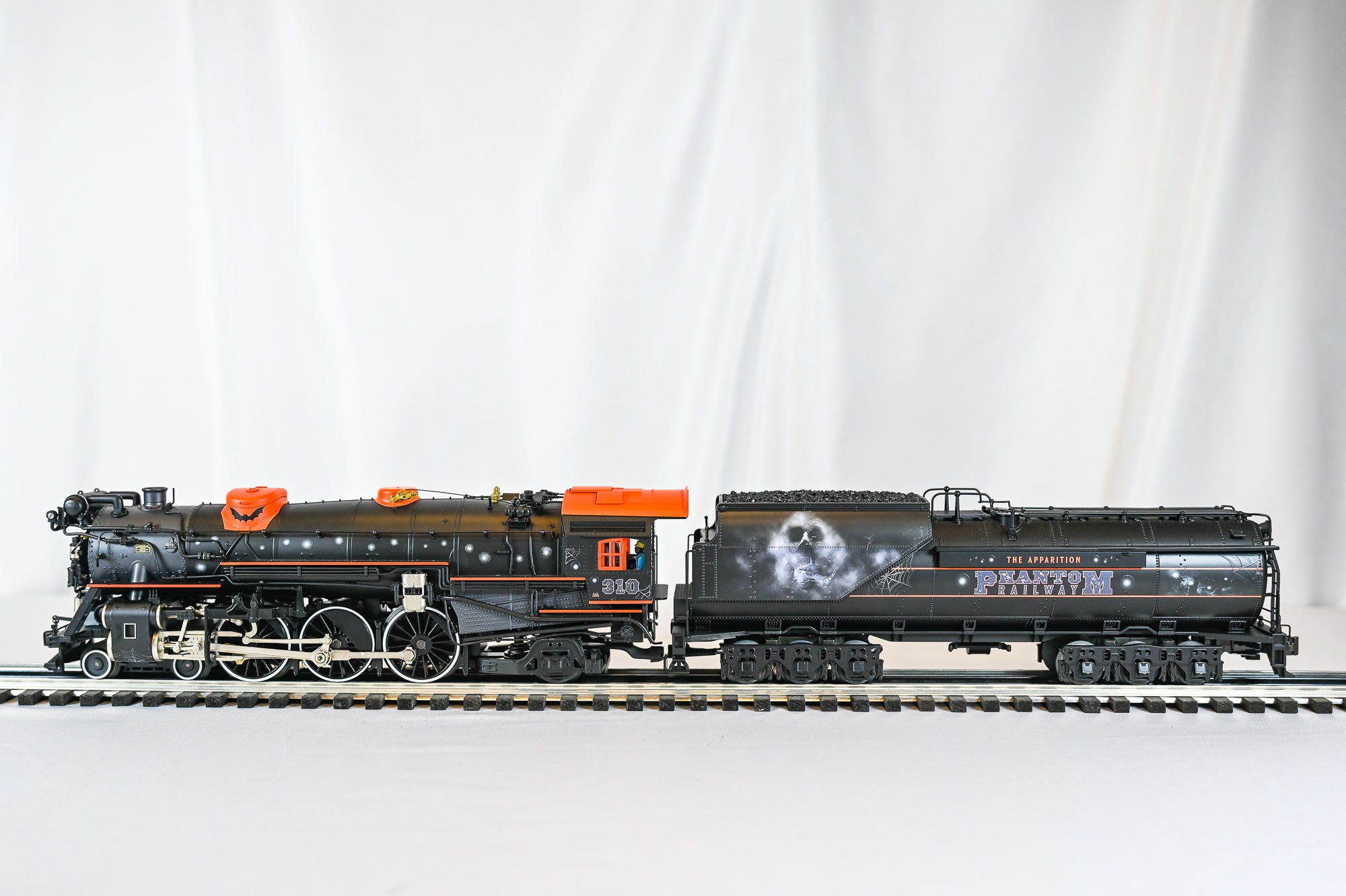 Lionel Halloween Legacy F-19 Pacific Steam Locomotive #310 | Legacy | O Scale