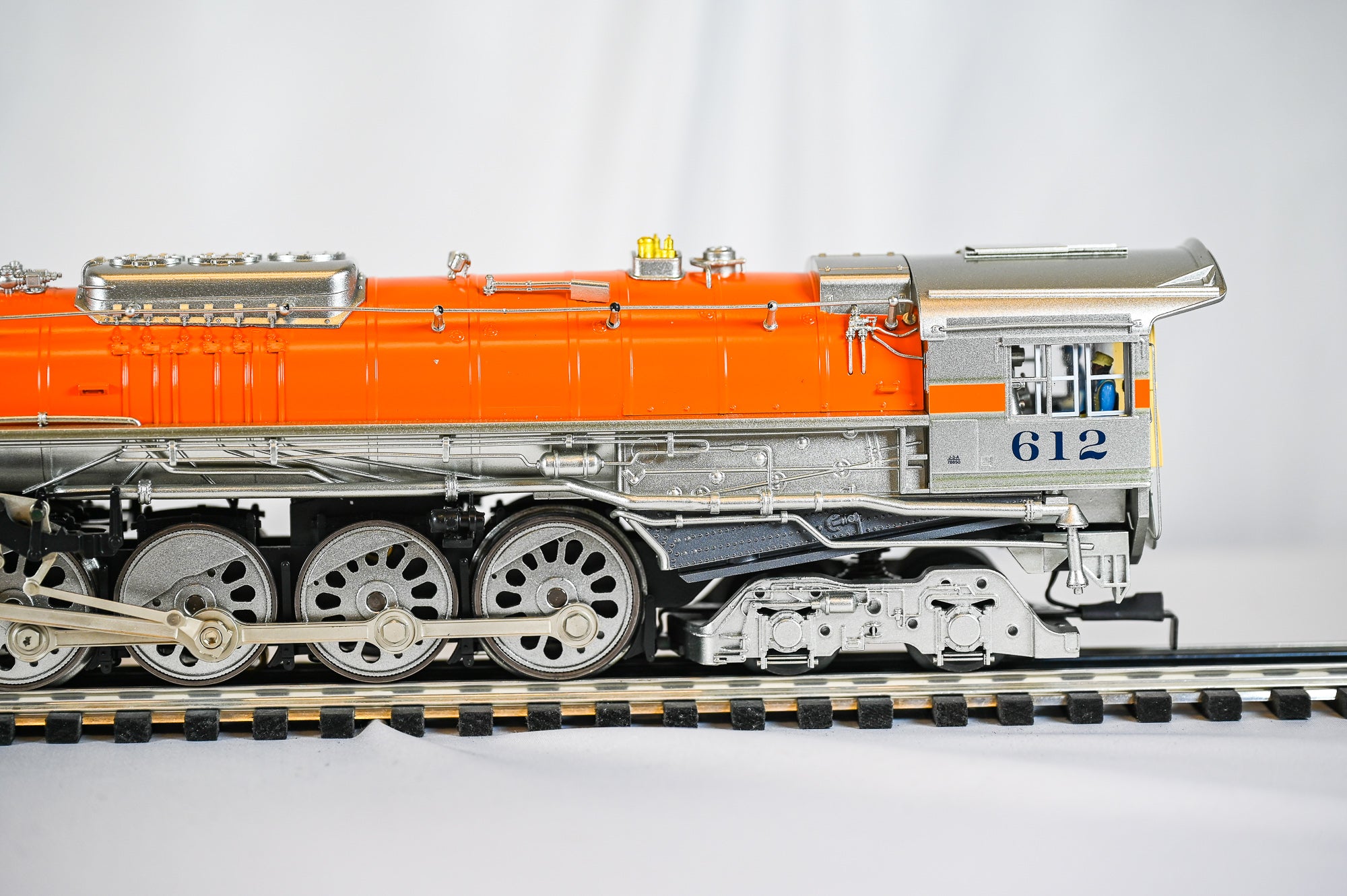 Lionel "The Chessie" Greenbrier Steam Locomotive #612 | O Scale