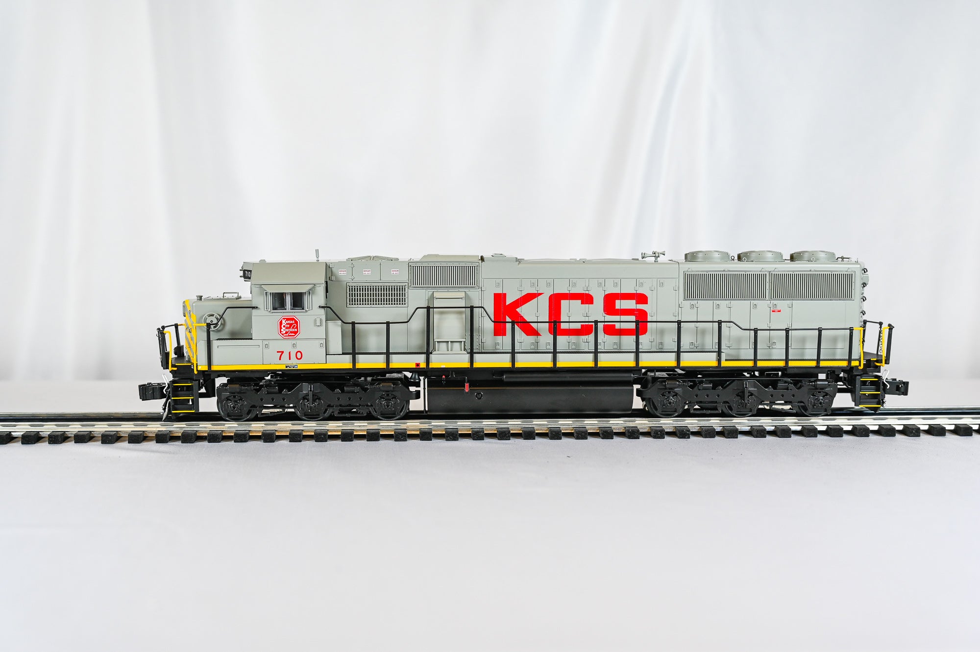 Lionel Kansas City Southern SD50 #710 | LEGACY | O Scale