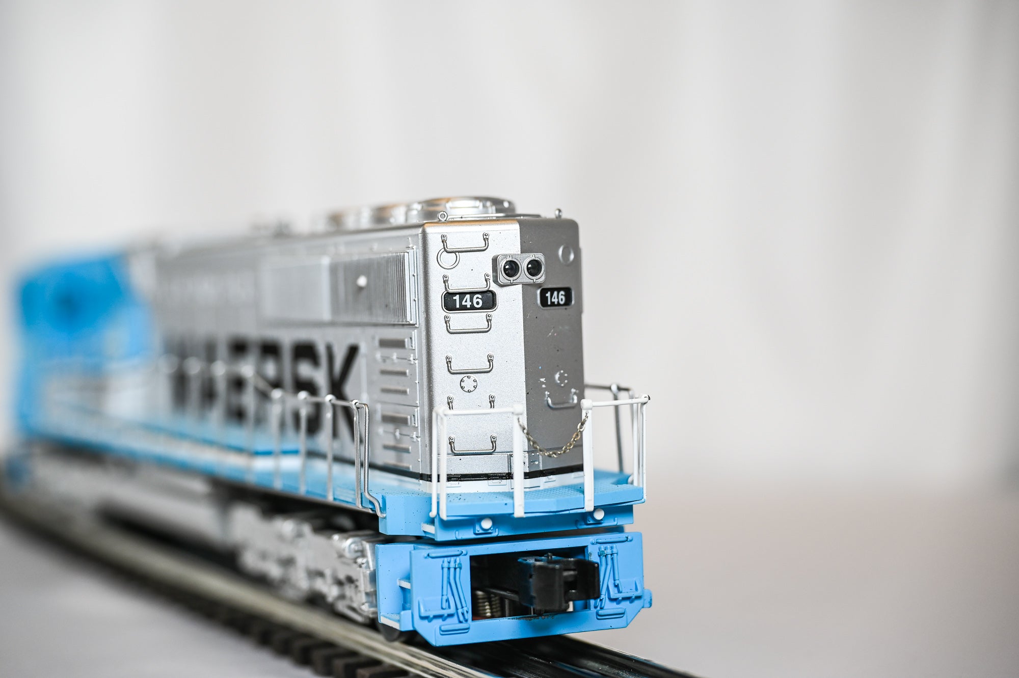 Lionel Maersk SD-70 Diesel Locomotive | O Scale