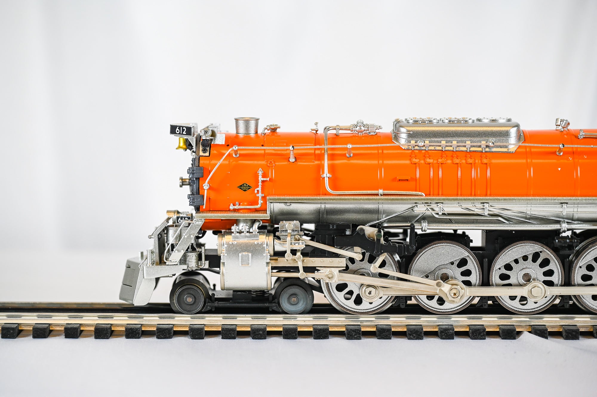 Lionel "The Chessie" Greenbrier Steam Locomotive #612 | O Scale