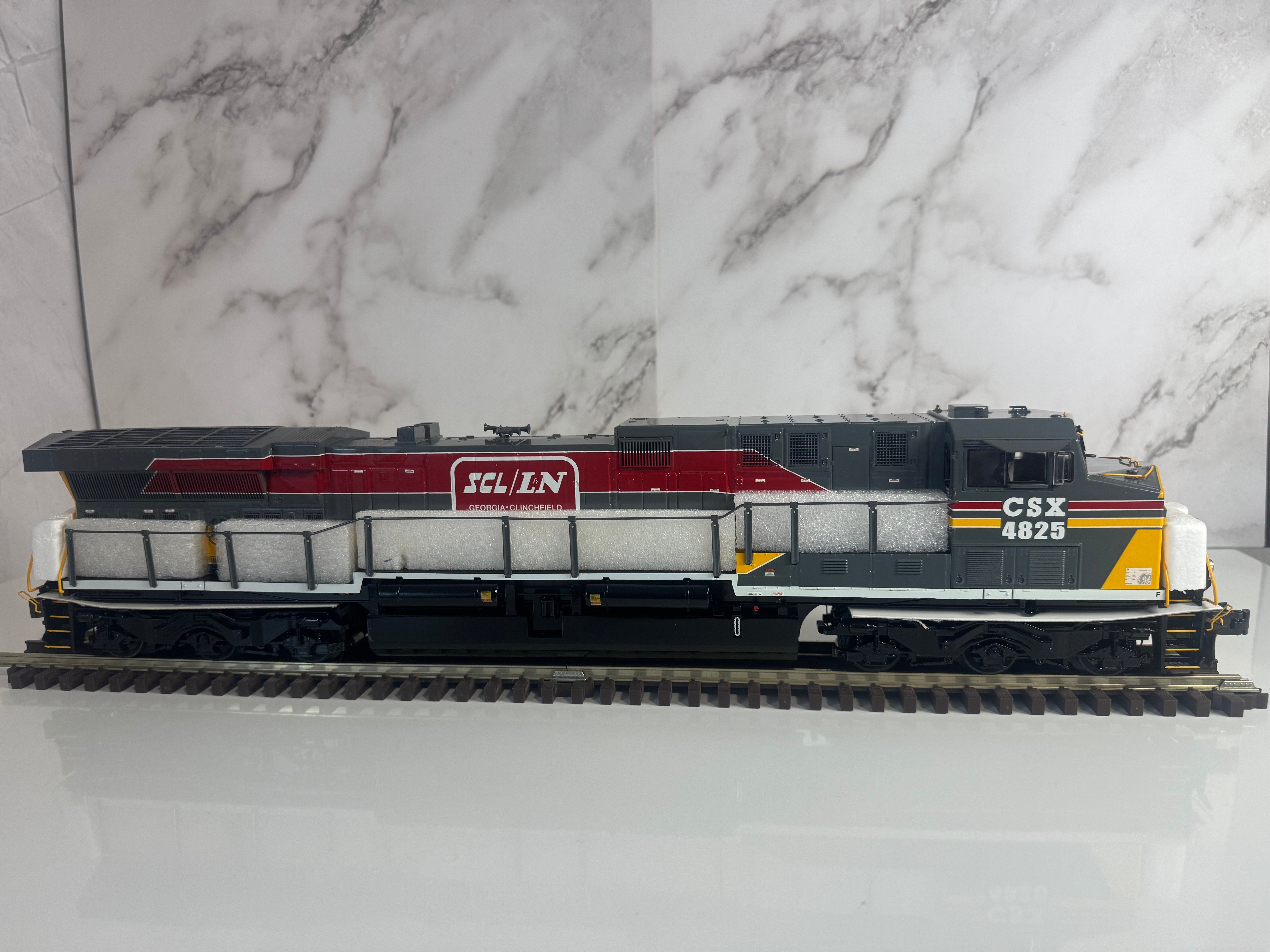 Lionel CSX Family Lines AC6000 #4825 | Legacy | O Scale