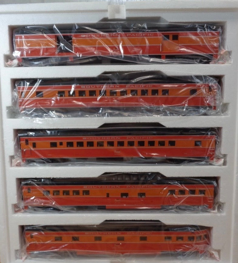 Southern Pacific Smooth O Scale Premier 5-Car 70' Streamlined Passenger Set (Smooth Sided)