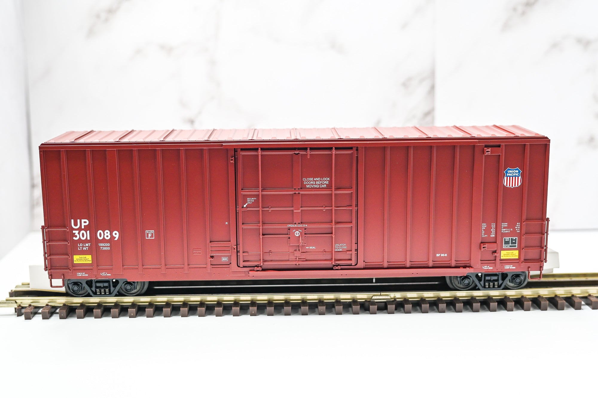 MTH Union Pacific 50 Foot High Cube Boxcar 301089 | Premier | O Scale