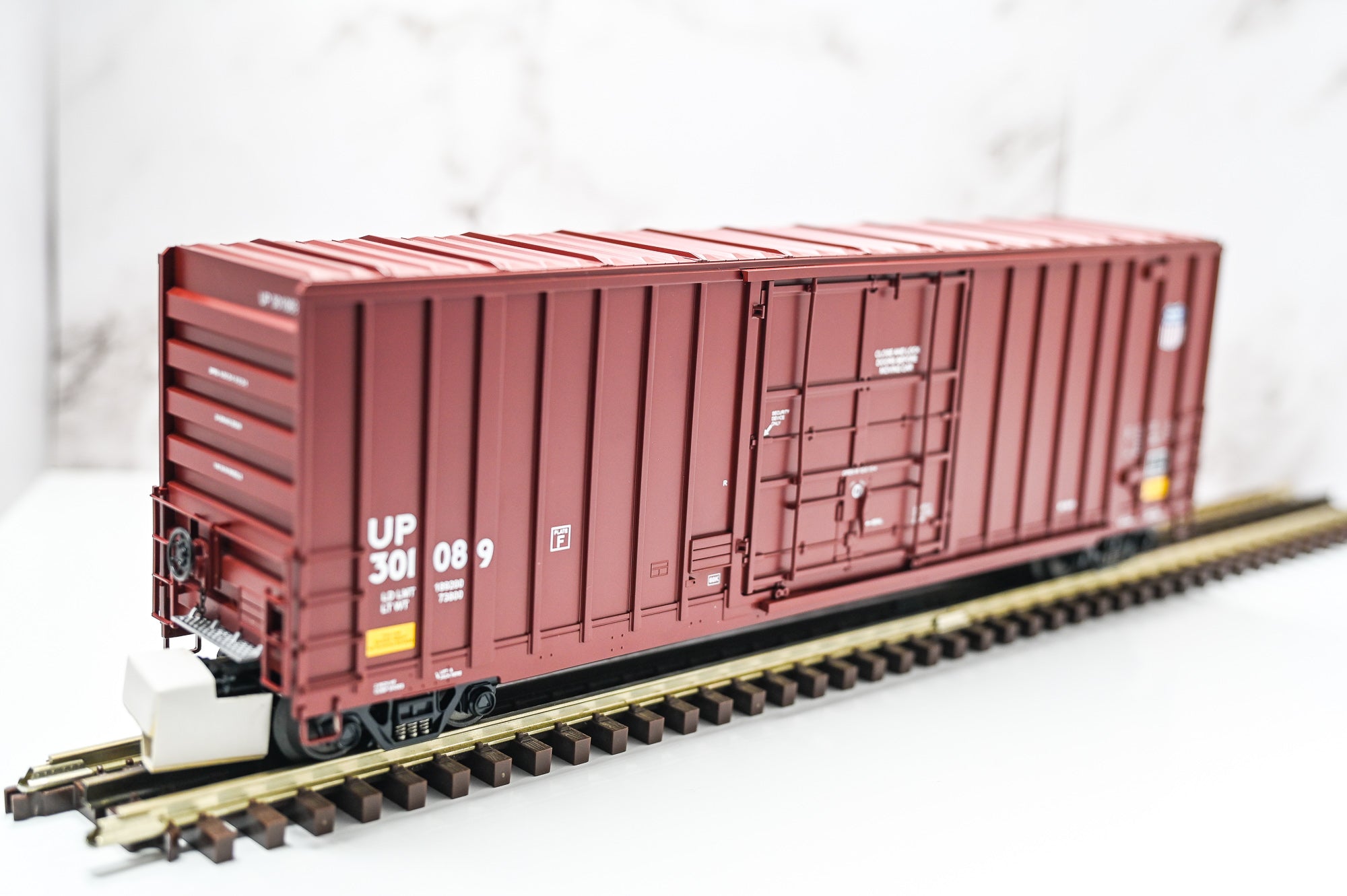 MTH Union Pacific 50 Foot High Cube Boxcar 301089 | Premier | O Scale