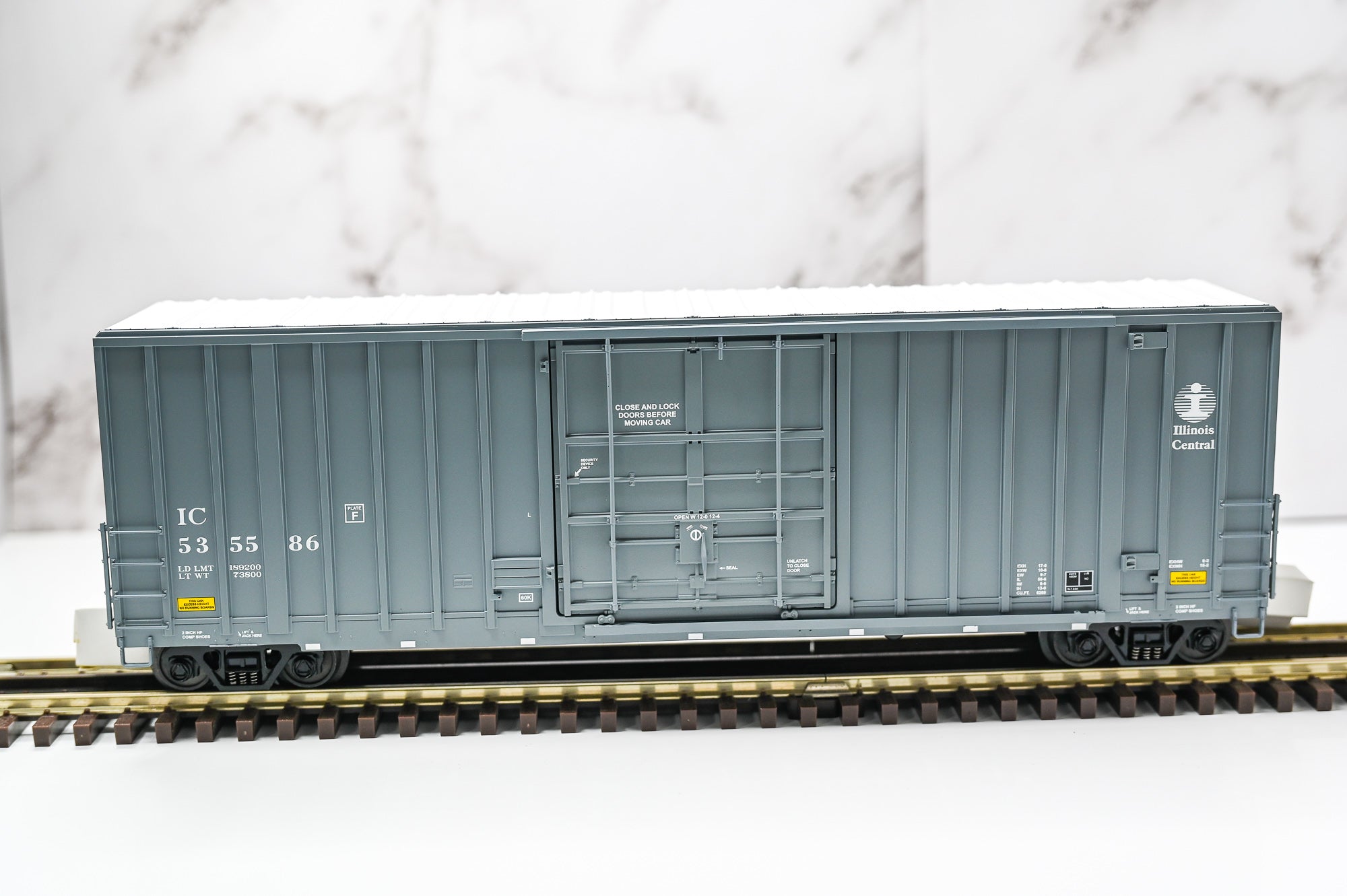 MTH Illinois Central 50 Foot High Cube Boxcar 535586 | Premier | O Scale