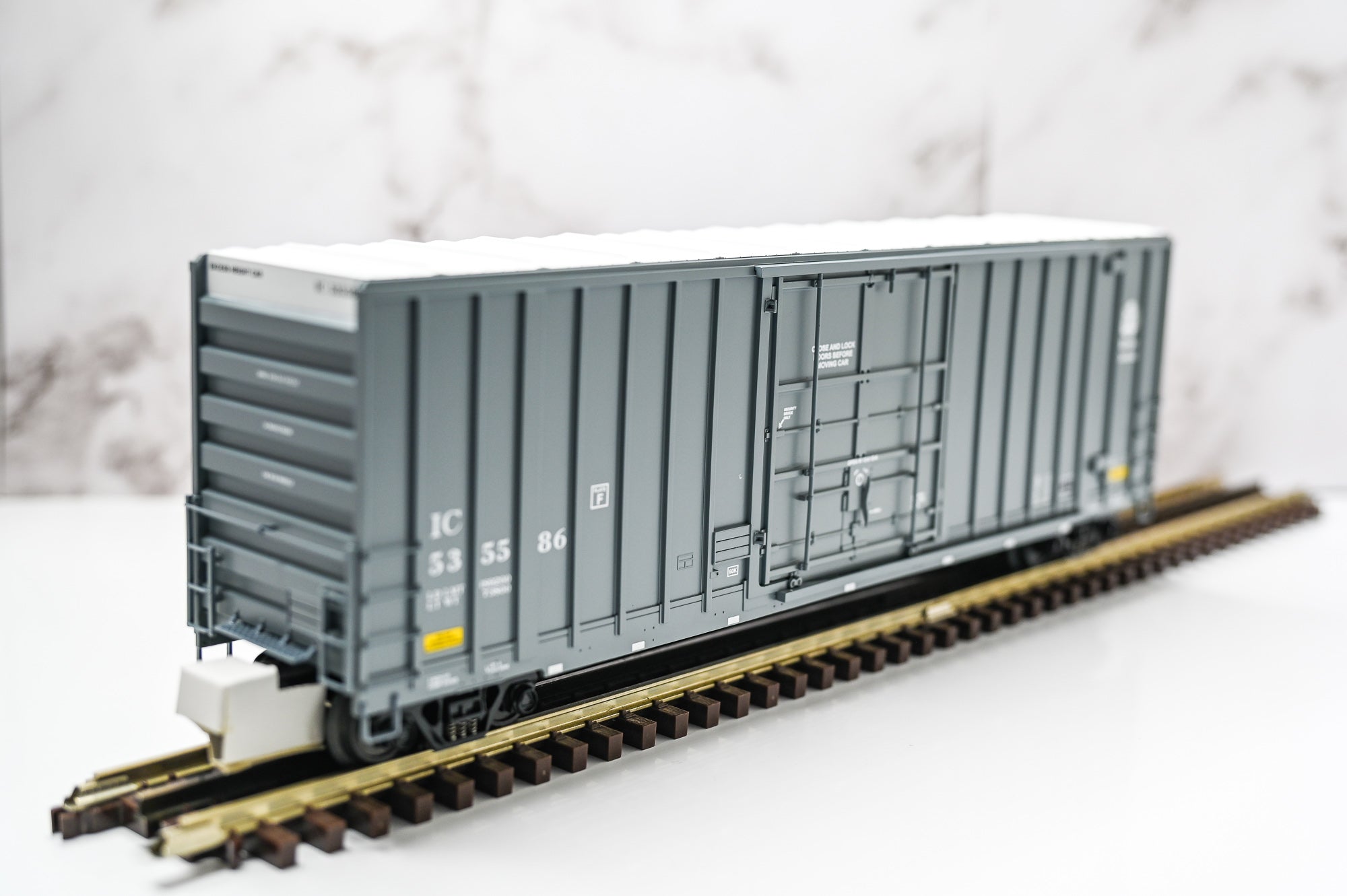 MTH Illinois Central 50 Foot High Cube Boxcar 535586 | Premier | O Scale