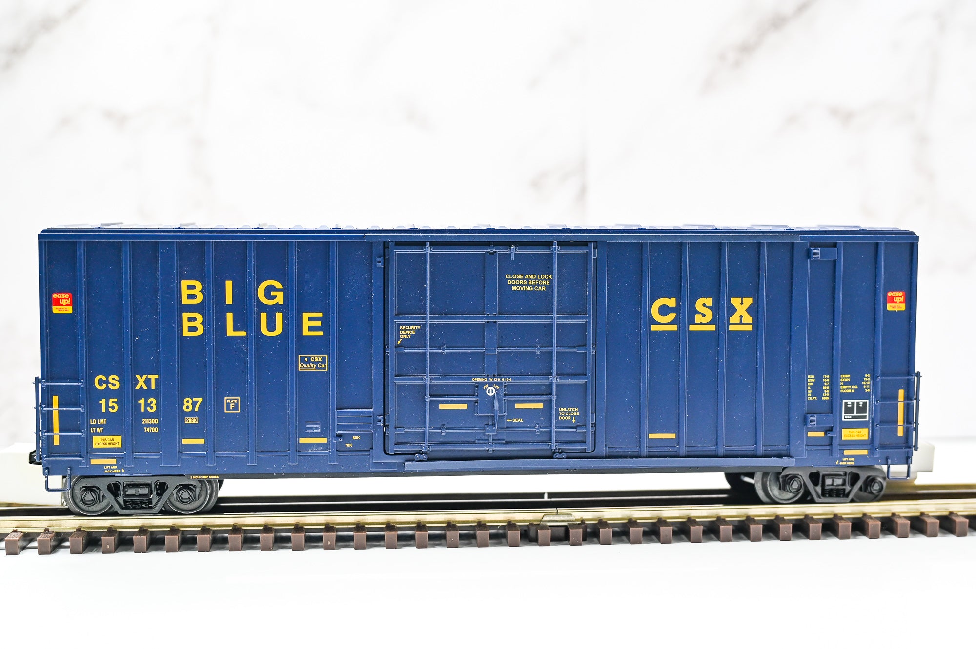 MTH CSX 50' High Cube Box Car 151387 | O Scale