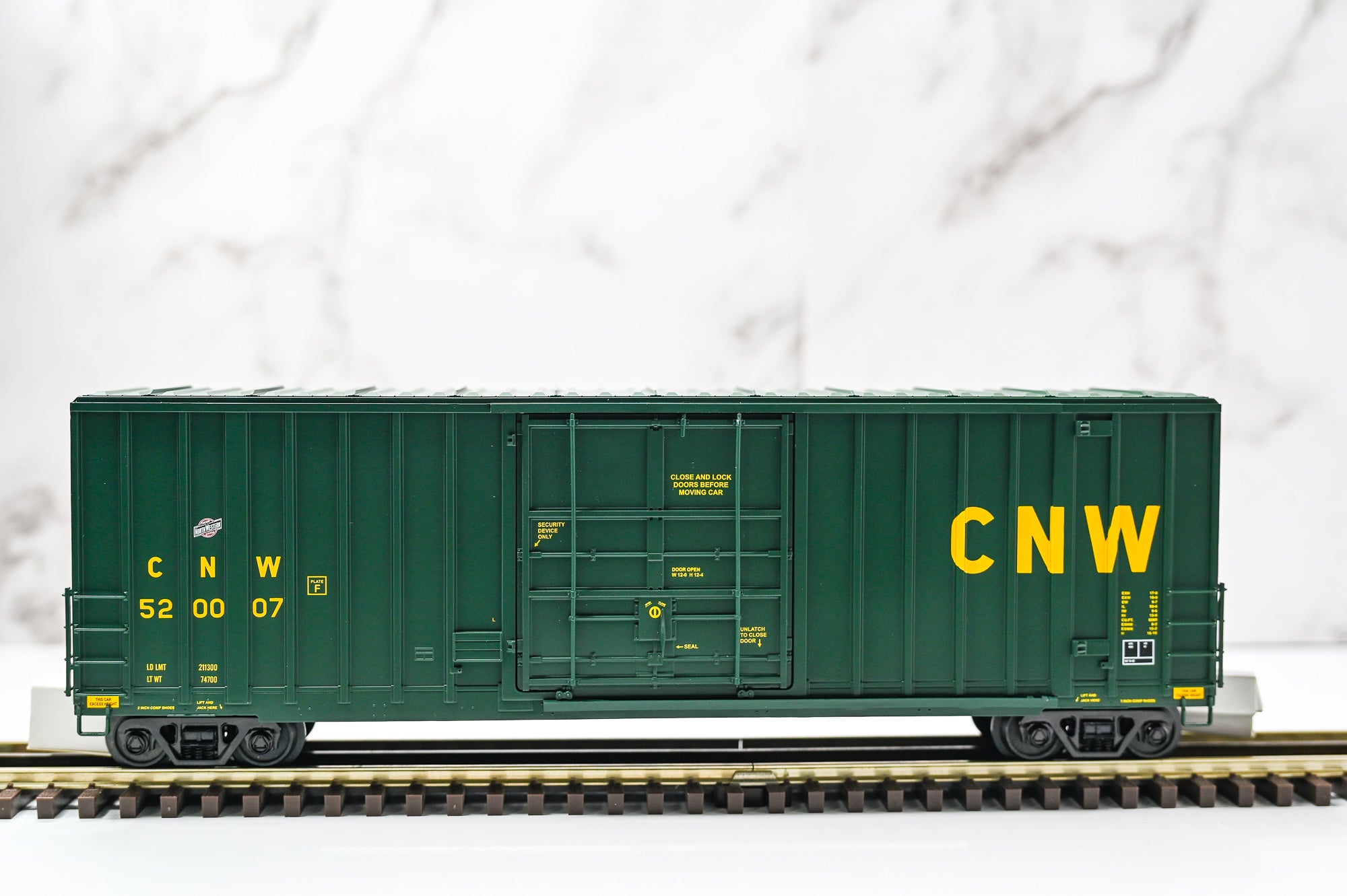 MTH Chicago NorthWestern 50 Foot High Cube Boxcar 520007 | Premier | O Scale