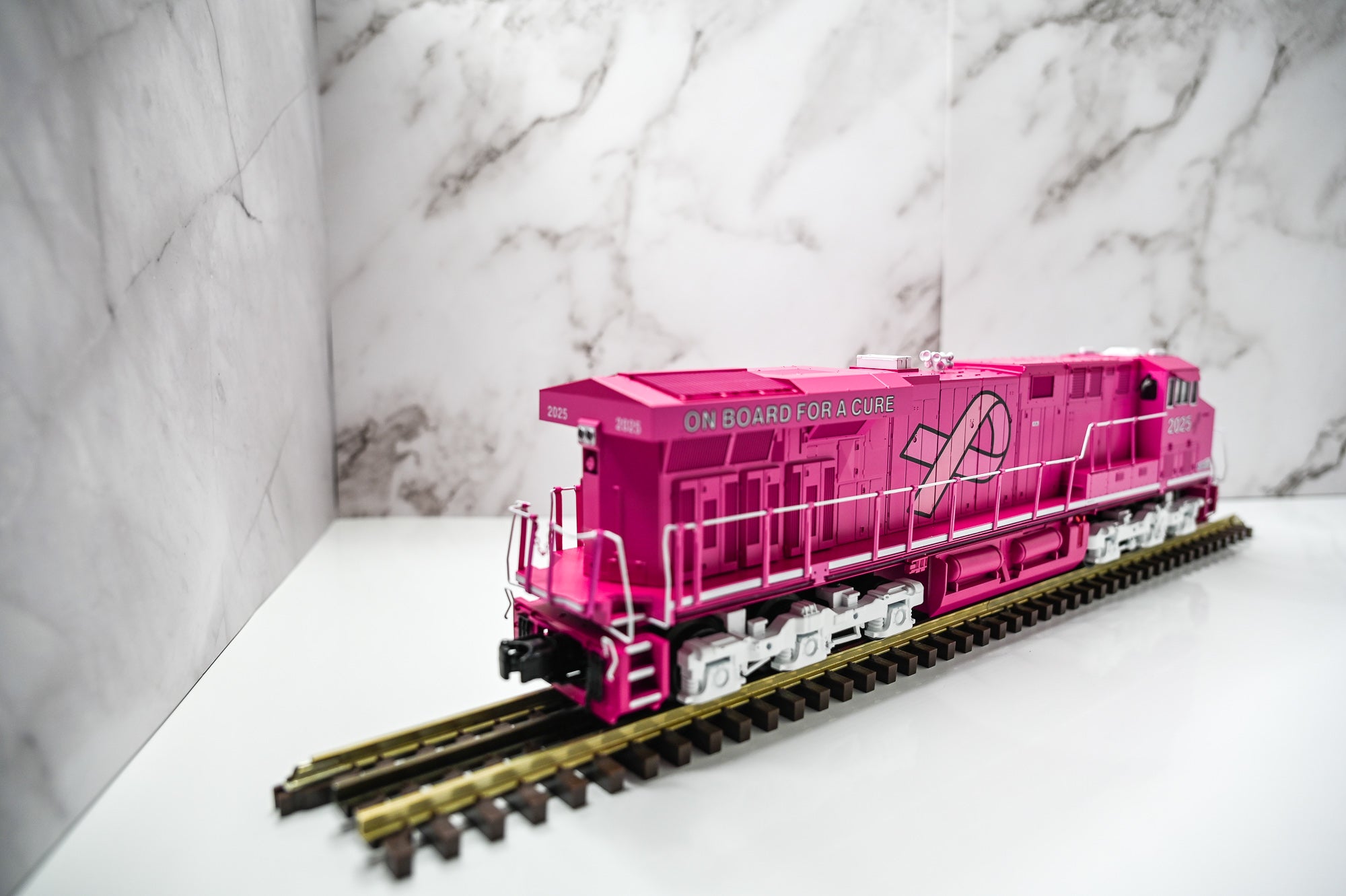 MTH ES44AC Imperial Cancer Awareness #2025 | Proto-Sound 3.0 | O Scale